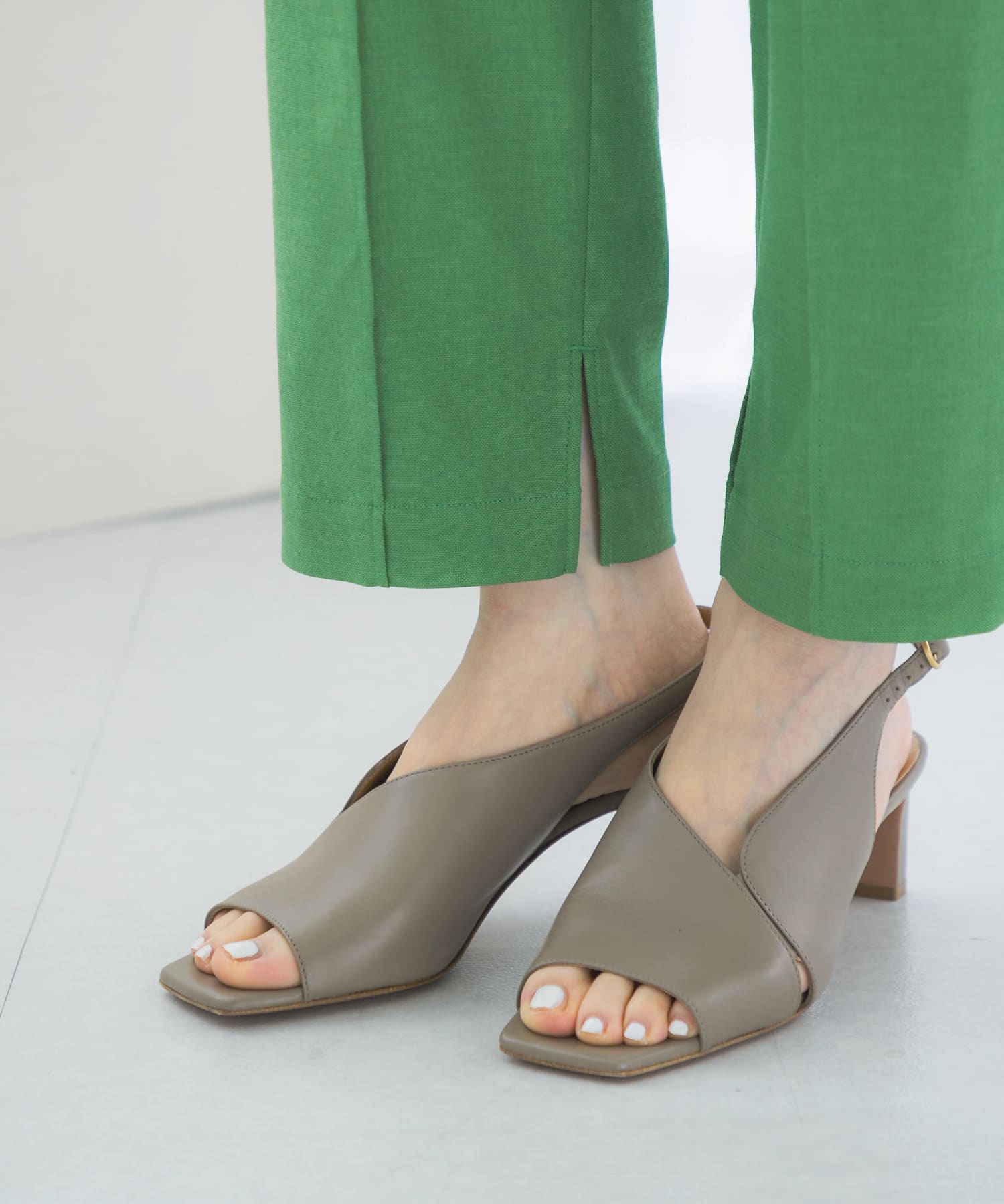 GREEN