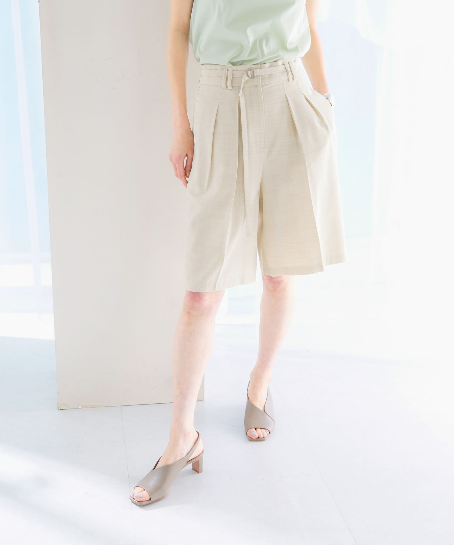 L/BEIGE