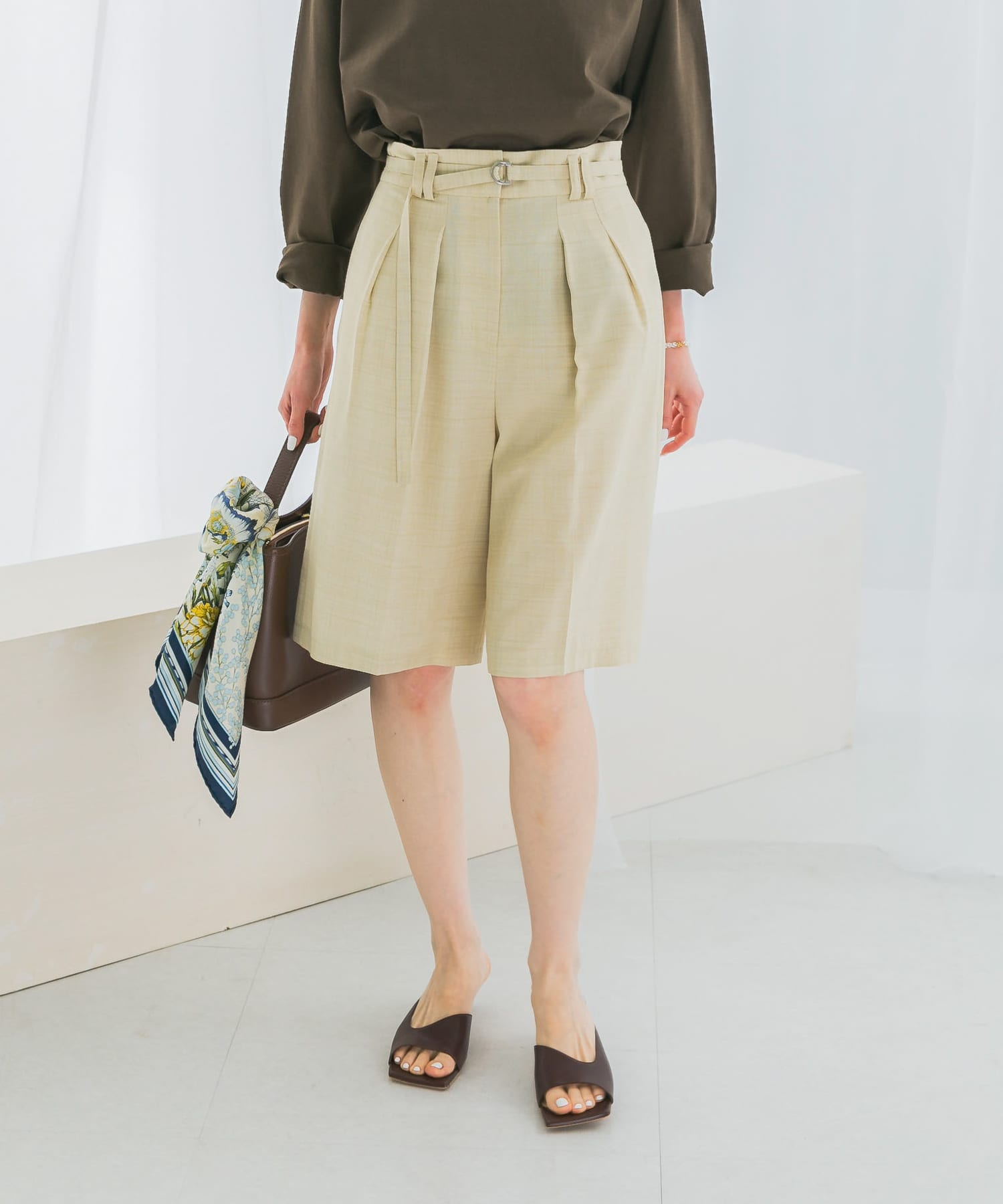L/BEIGE