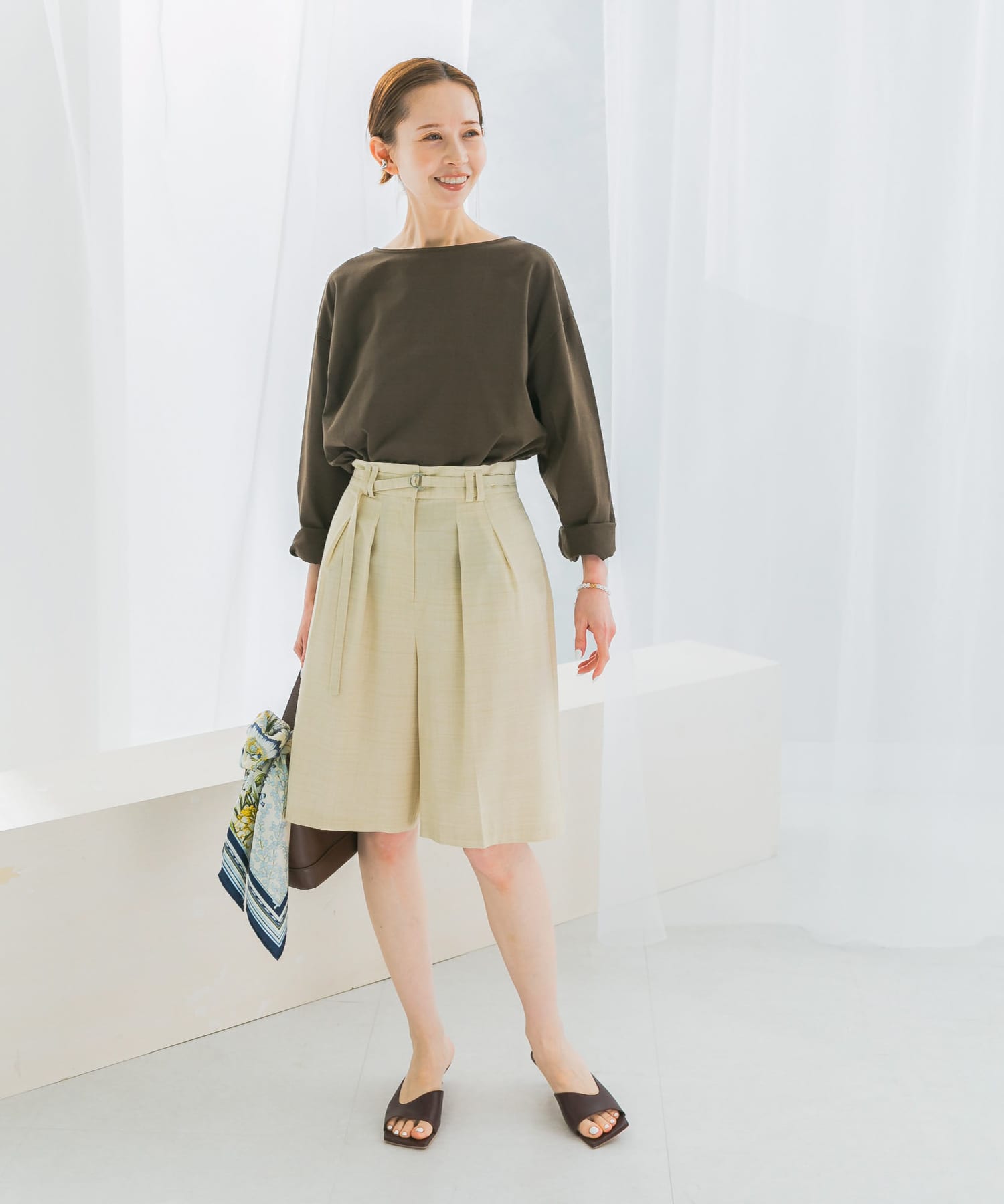 L/BEIGE