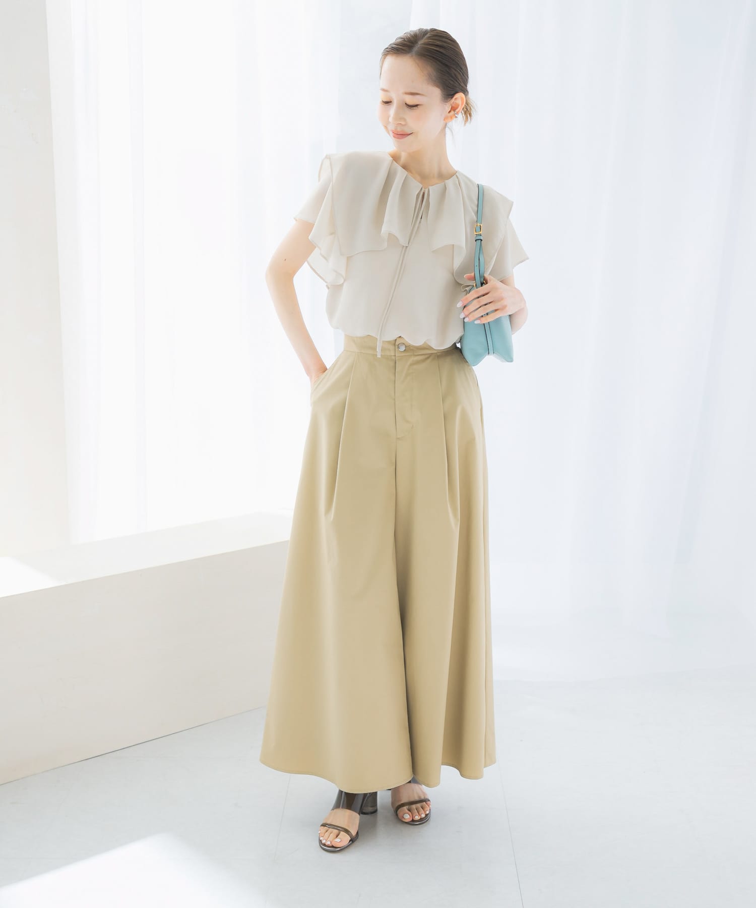 BEIGE