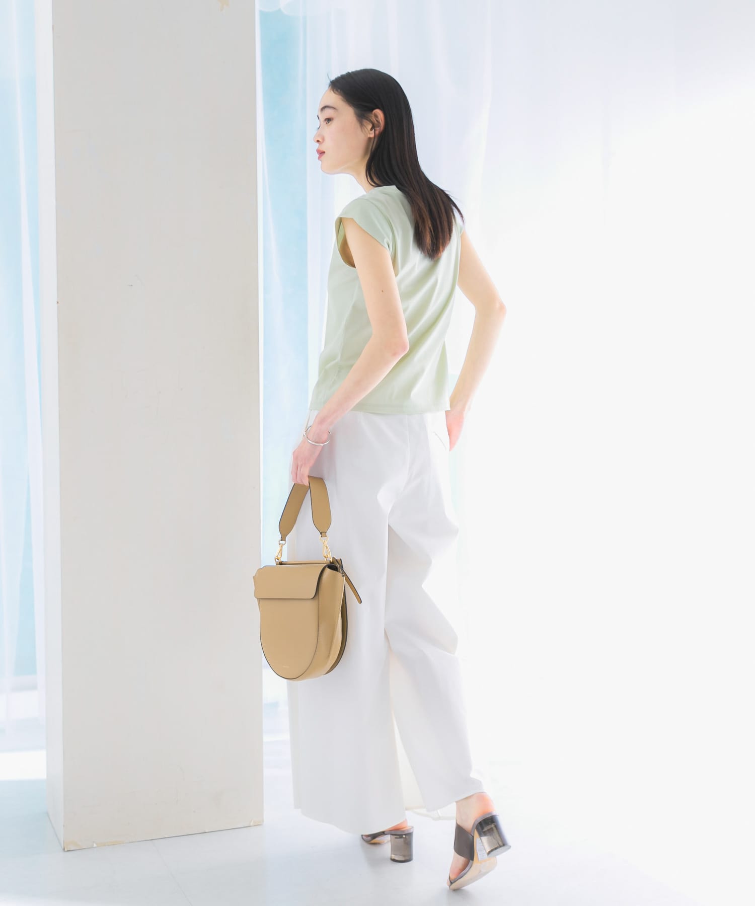 身長：168cm サイズ：38