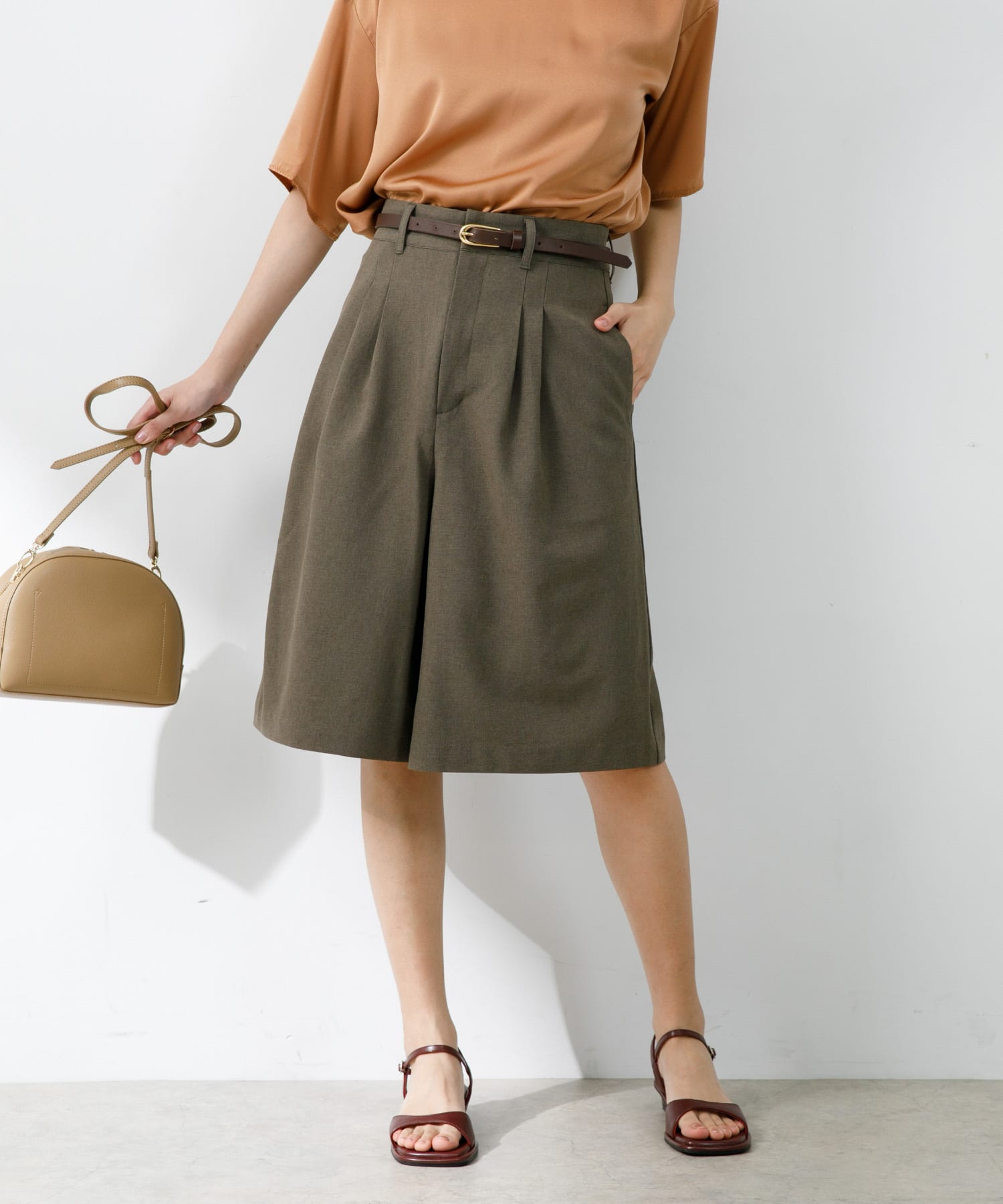 『UR TECH DRYLUXE』F by ROSSO　タックハーフパンツ