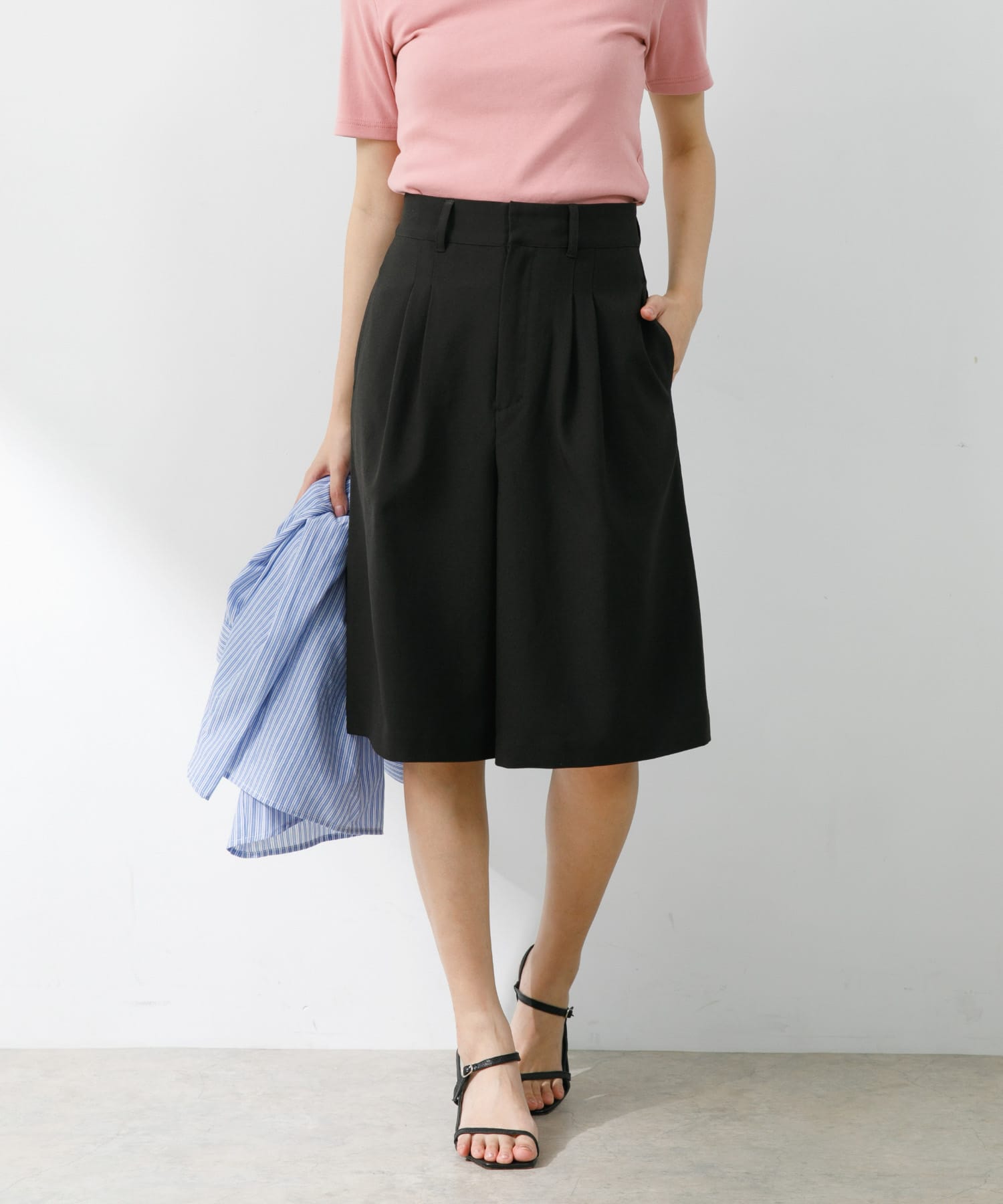 UR TECH DRYLUXE』F by ROSSO タックハーフパンツ(36 BLACK): ボトム