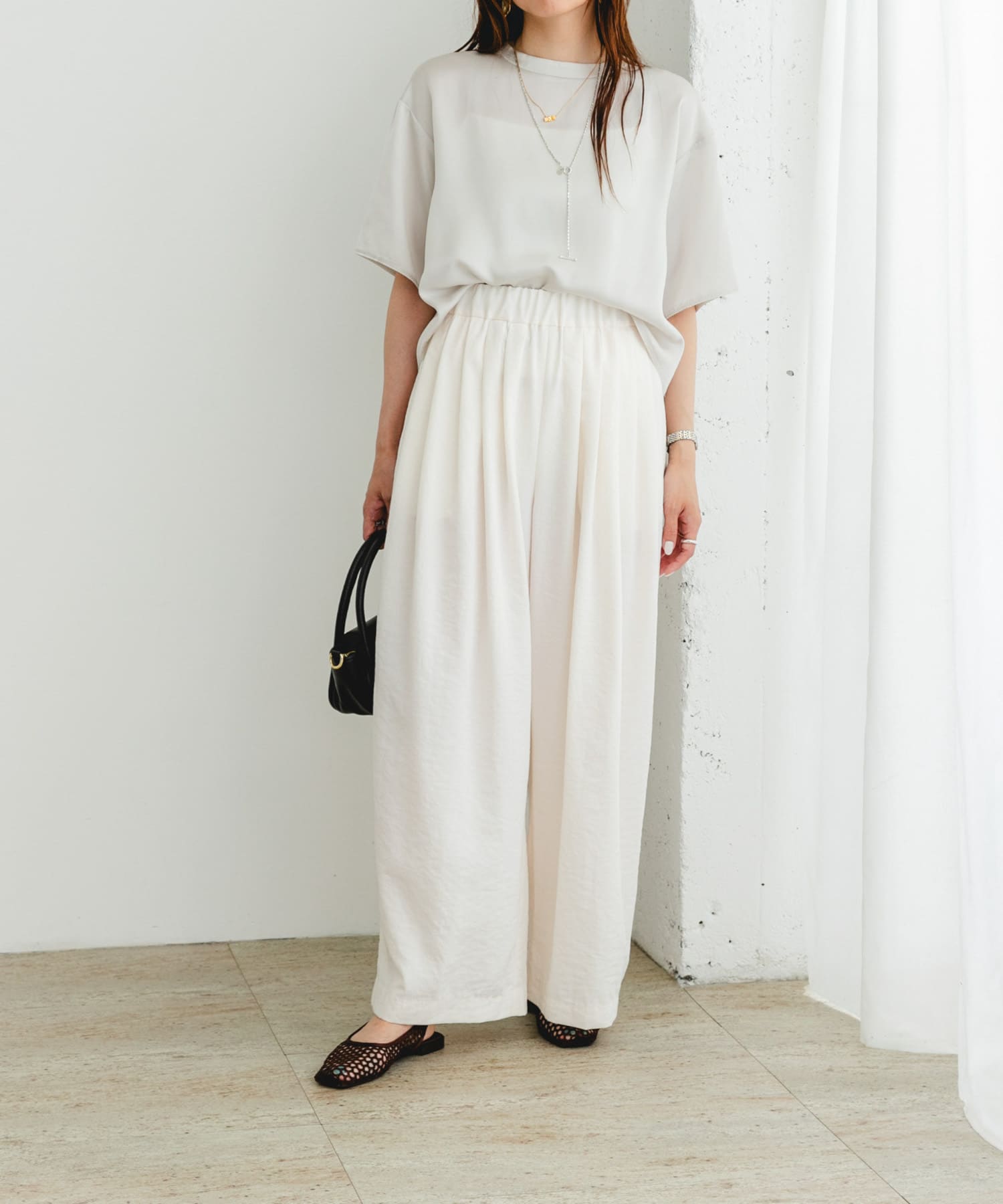 OFF WHITE