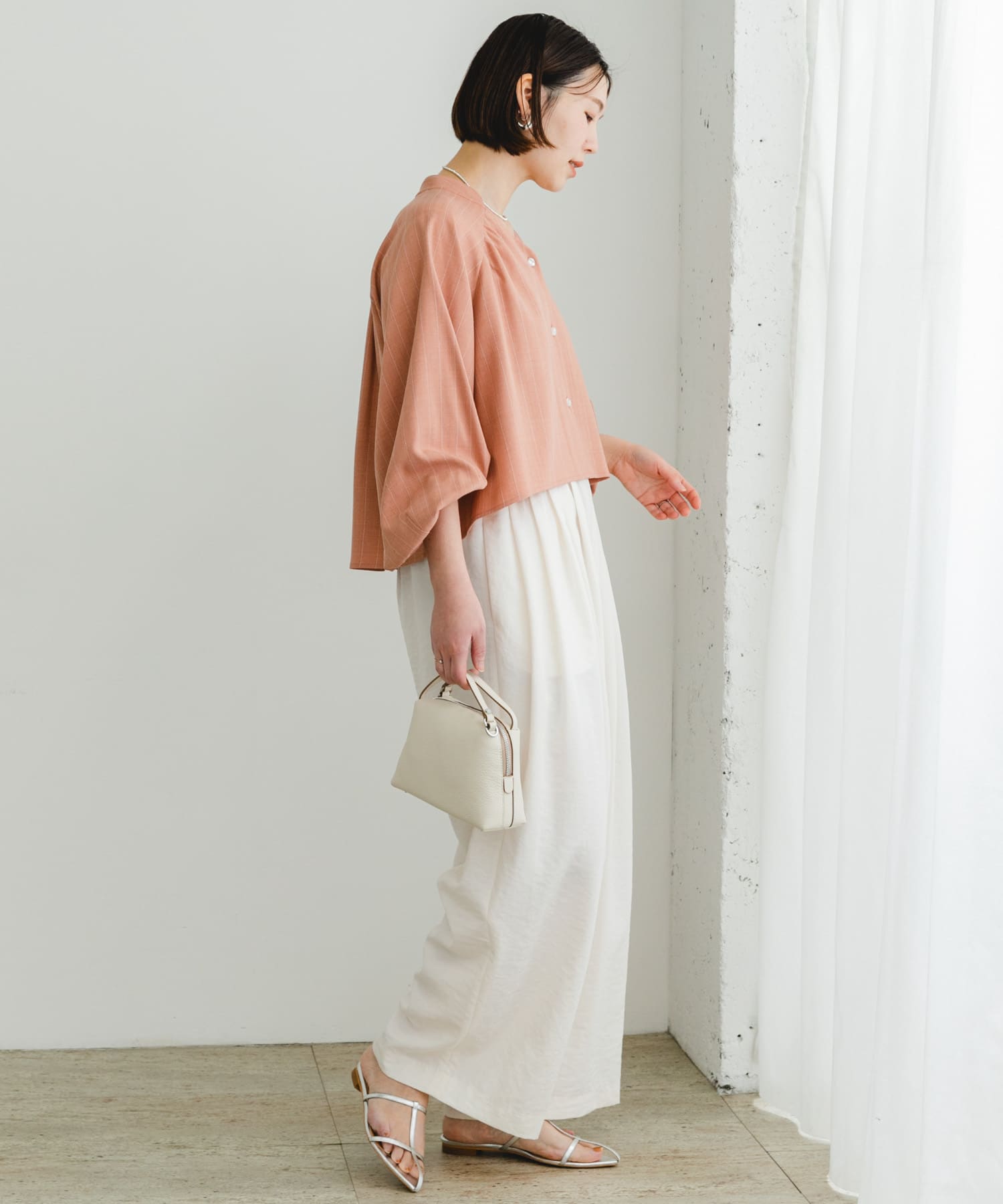 OFF WHITE