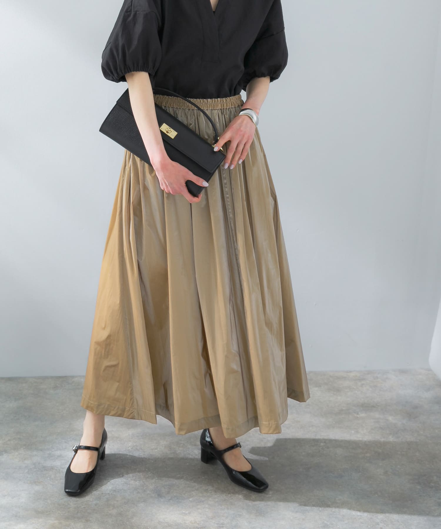 グロッシーギャザースカート