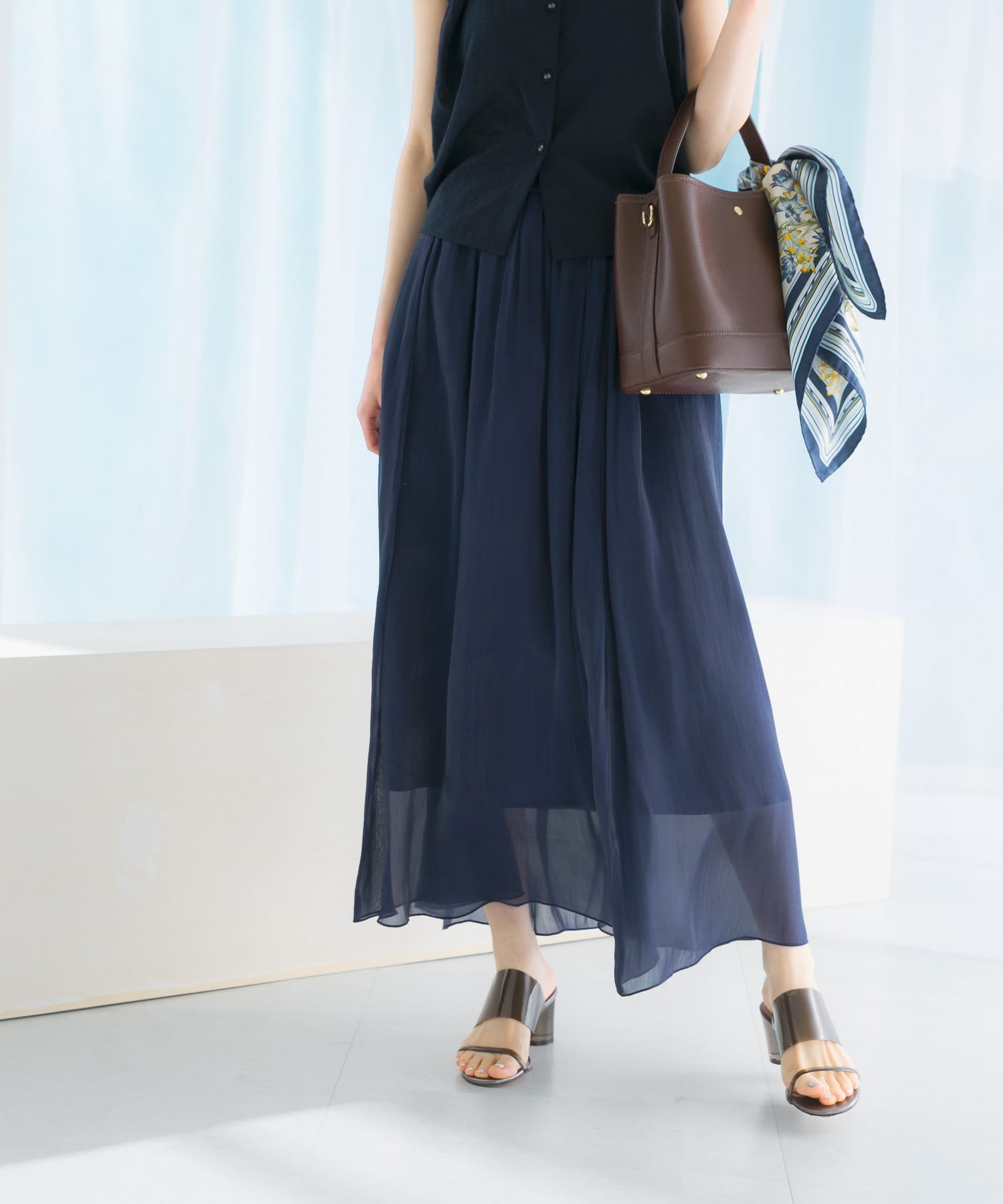 グロッシーギャザーフレアスカート