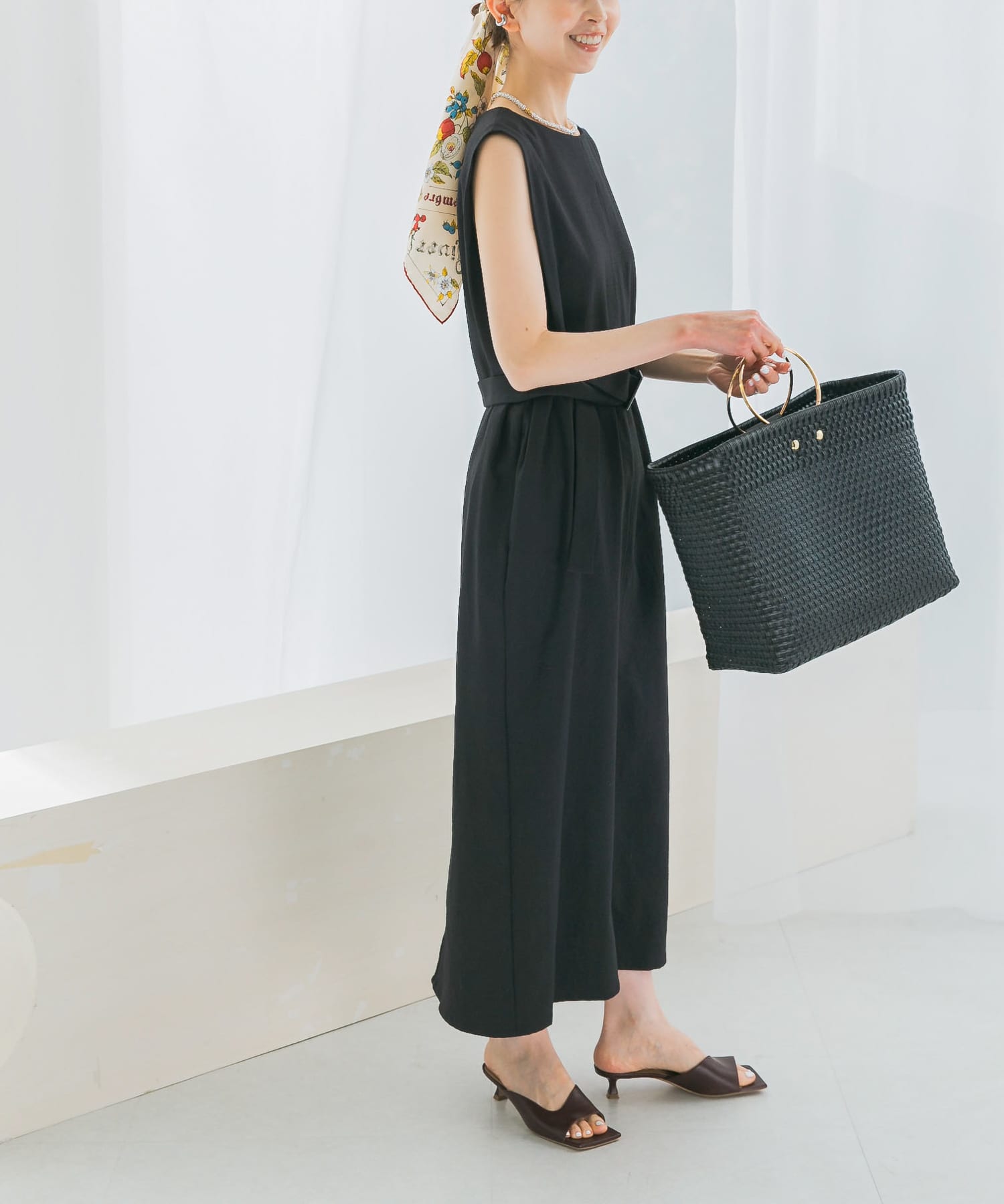 接触冷感リネン混ストレートワンピース