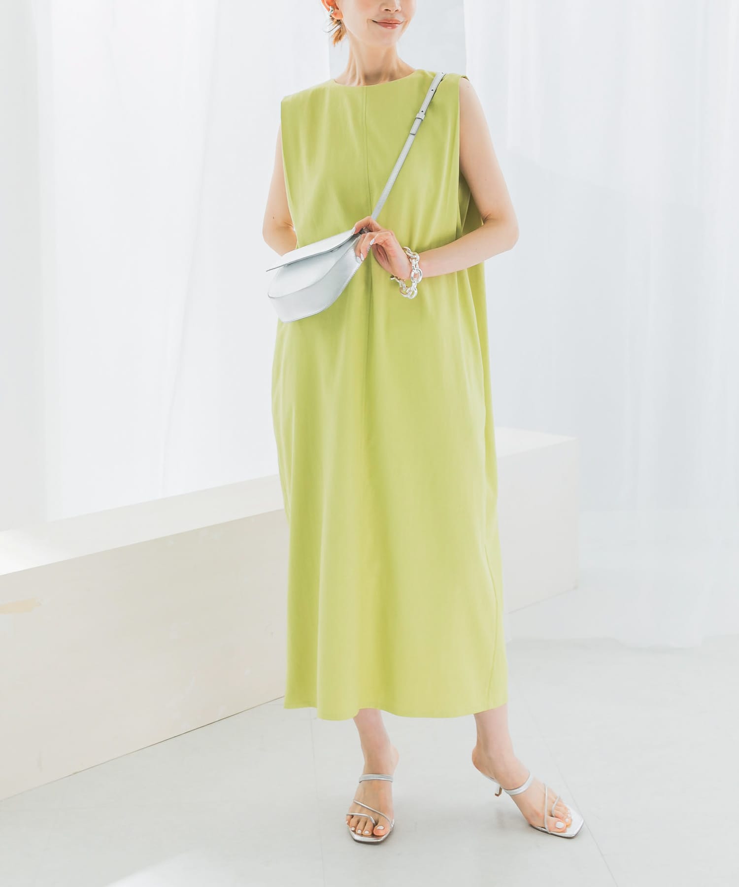 接触冷感リネン混ストレートワンピース