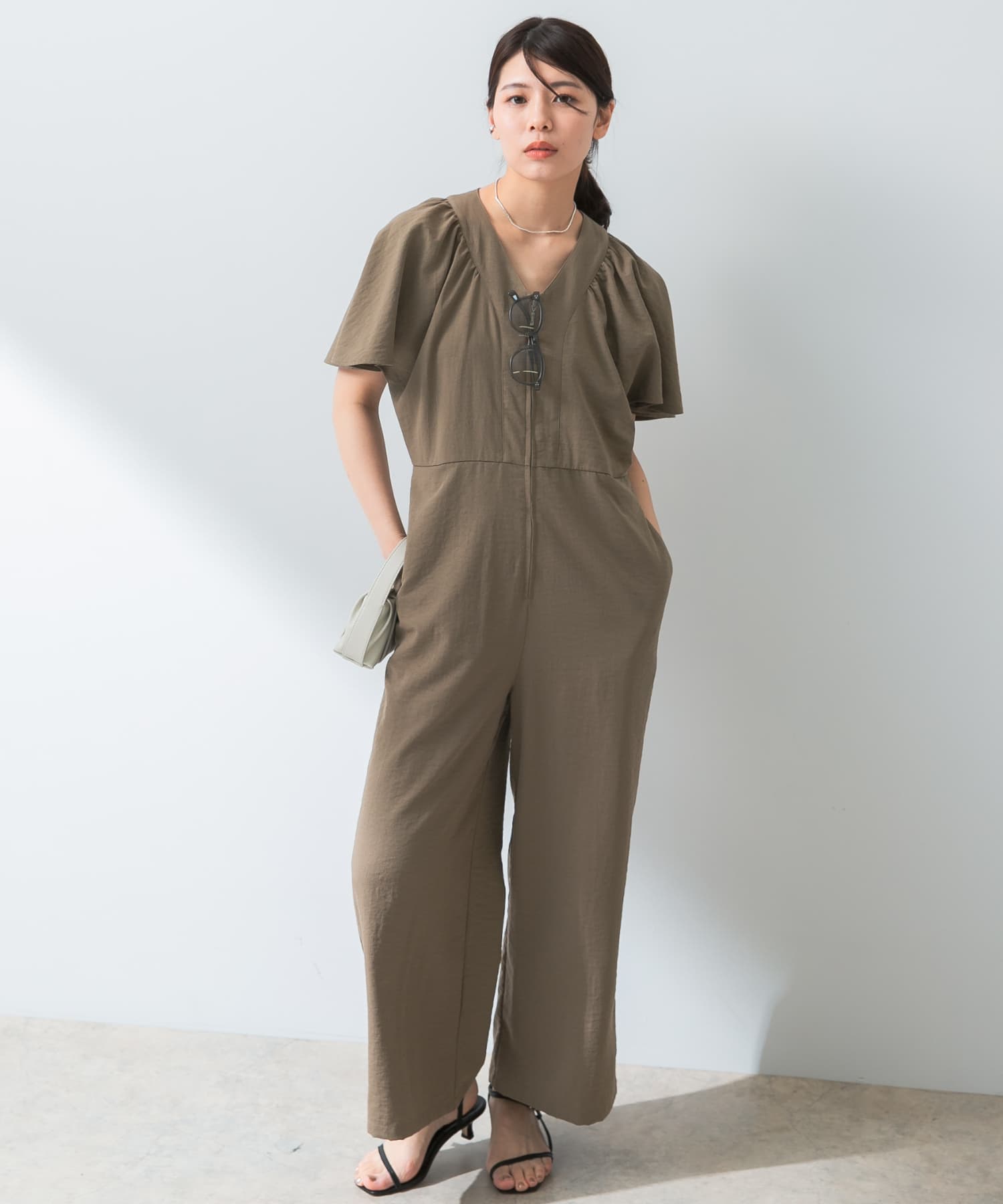 KHAKI