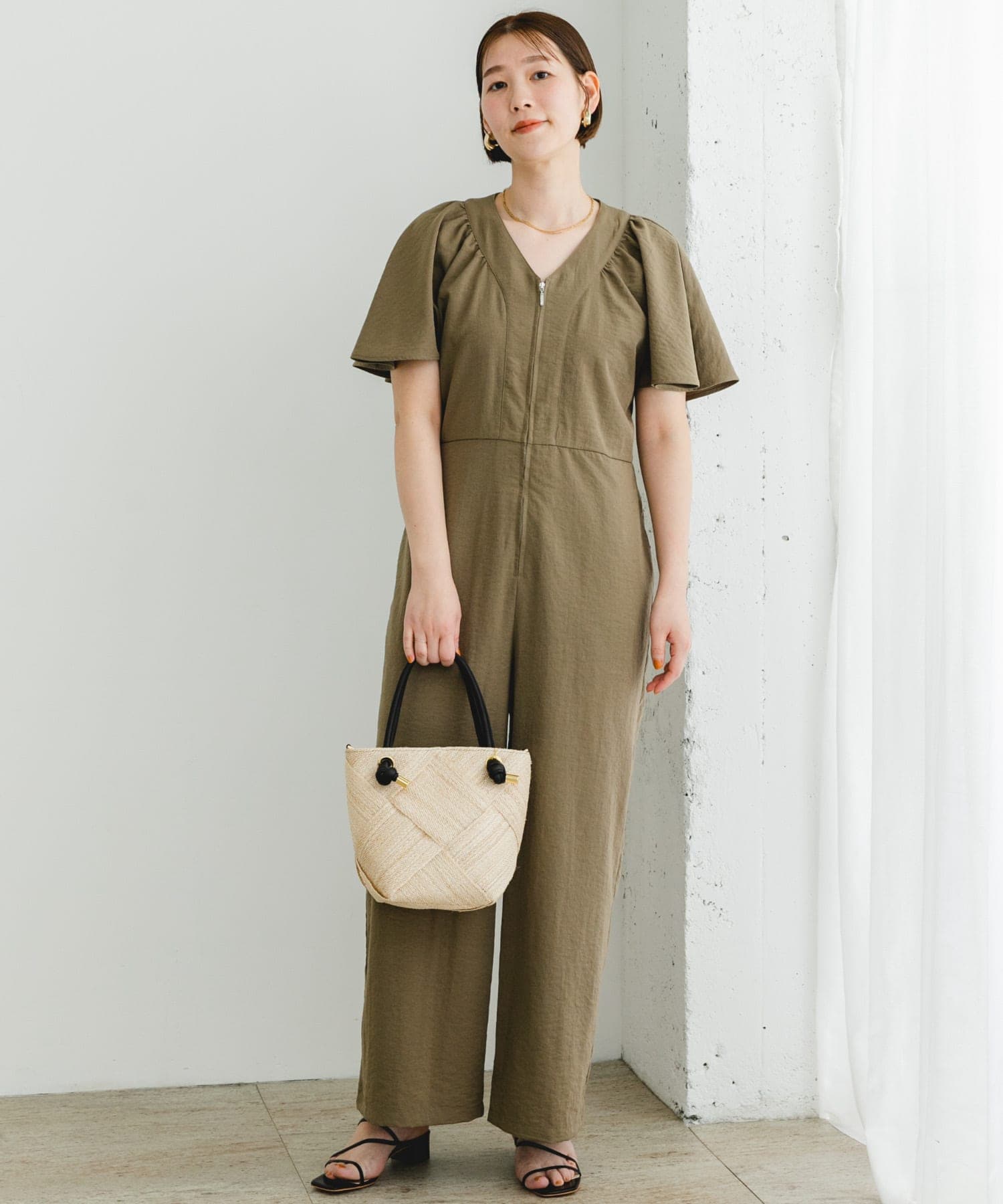 KHAKI