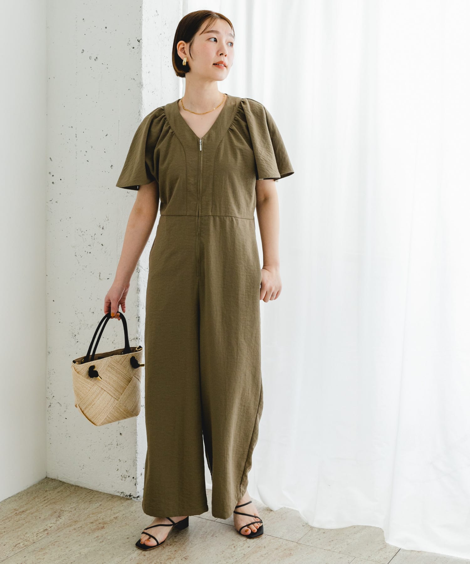 KHAKI