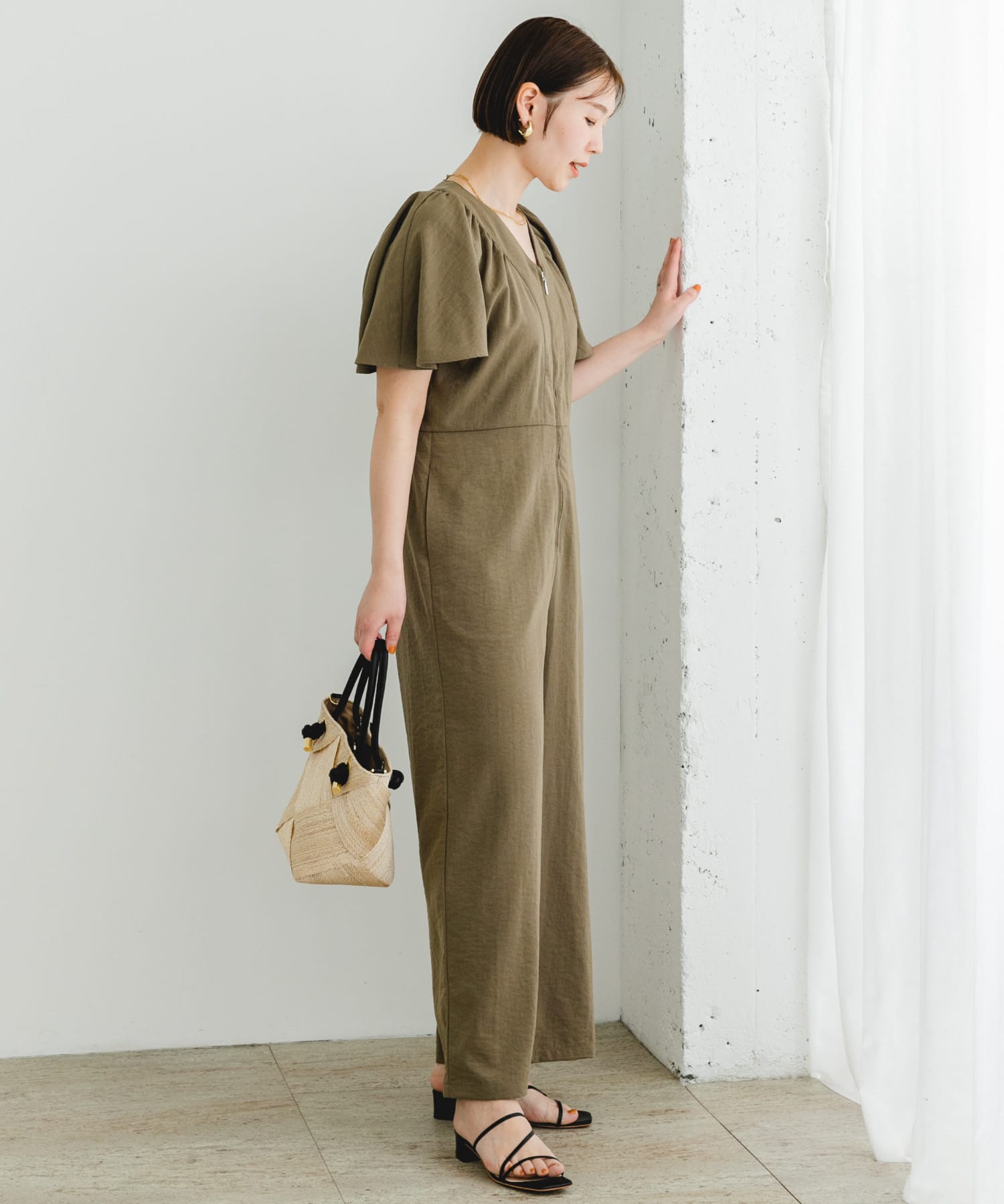 KHAKI