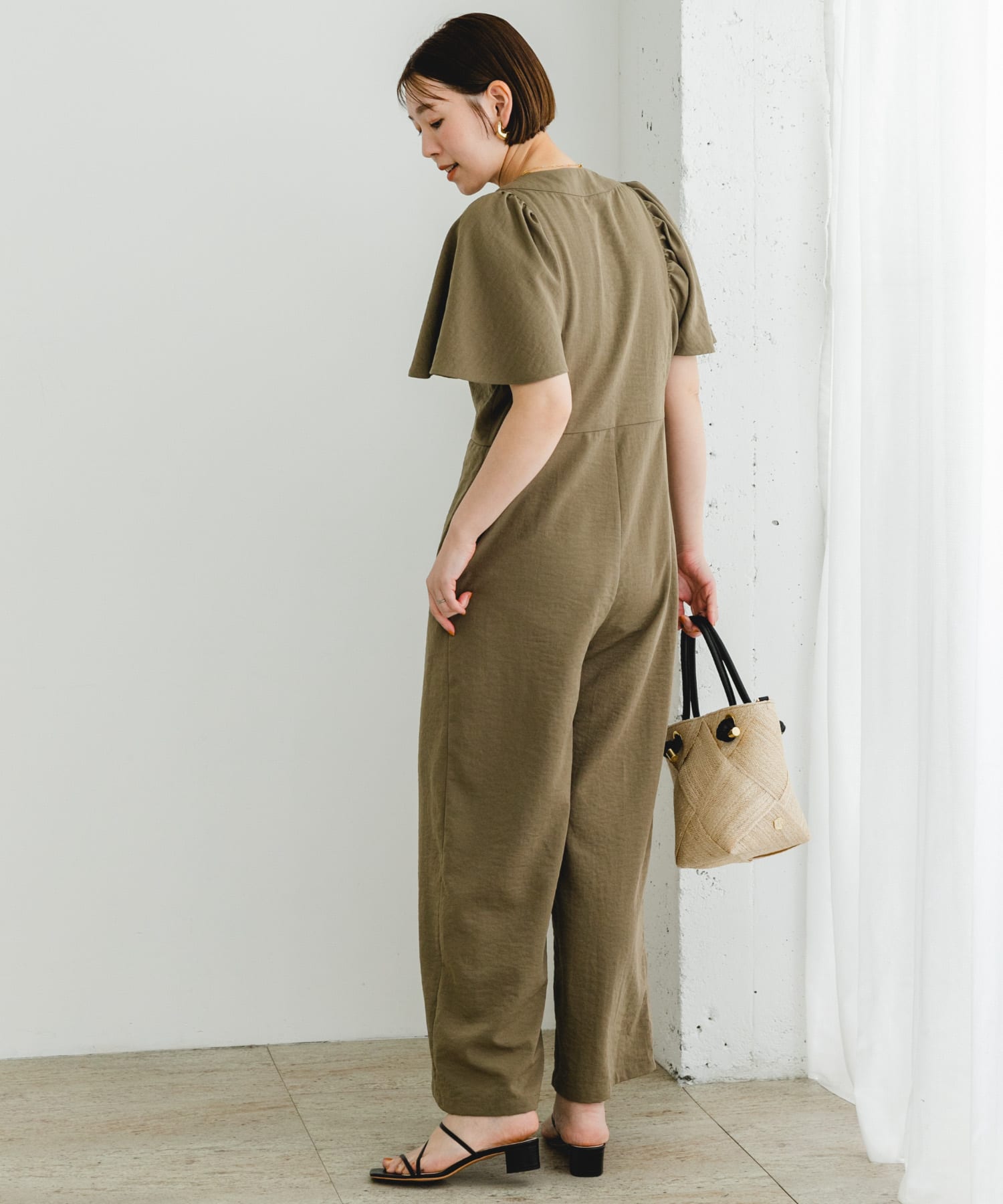 KHAKI