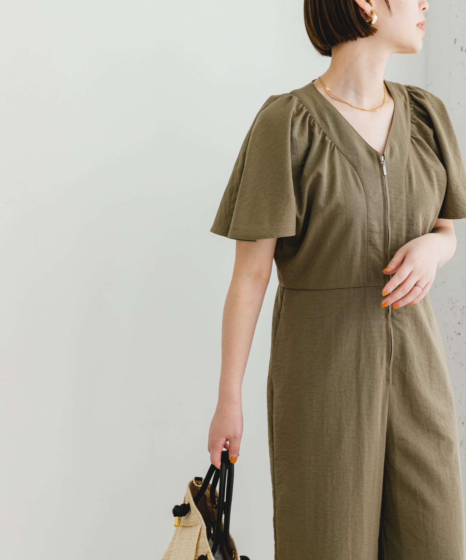 KHAKI
