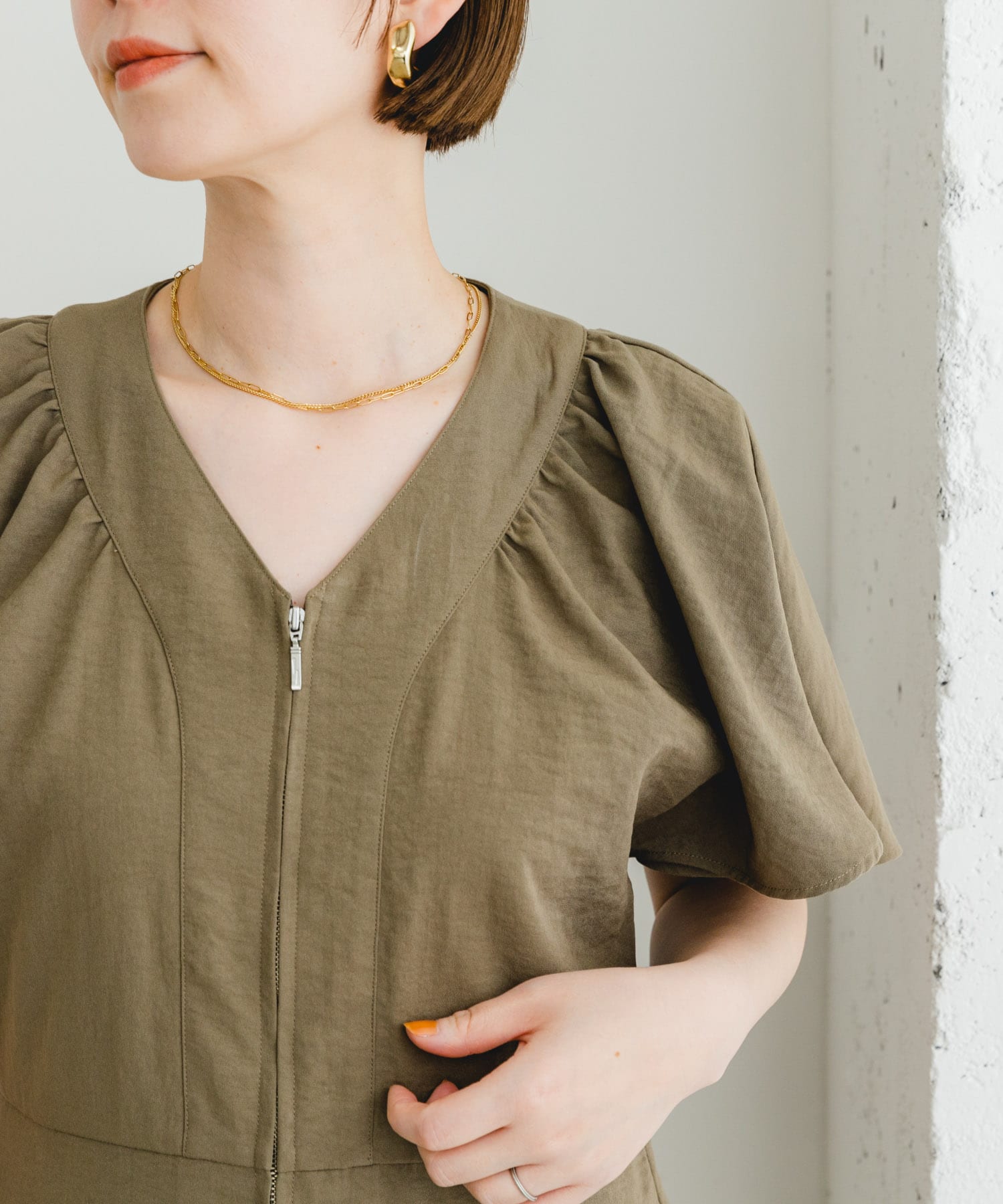 KHAKI