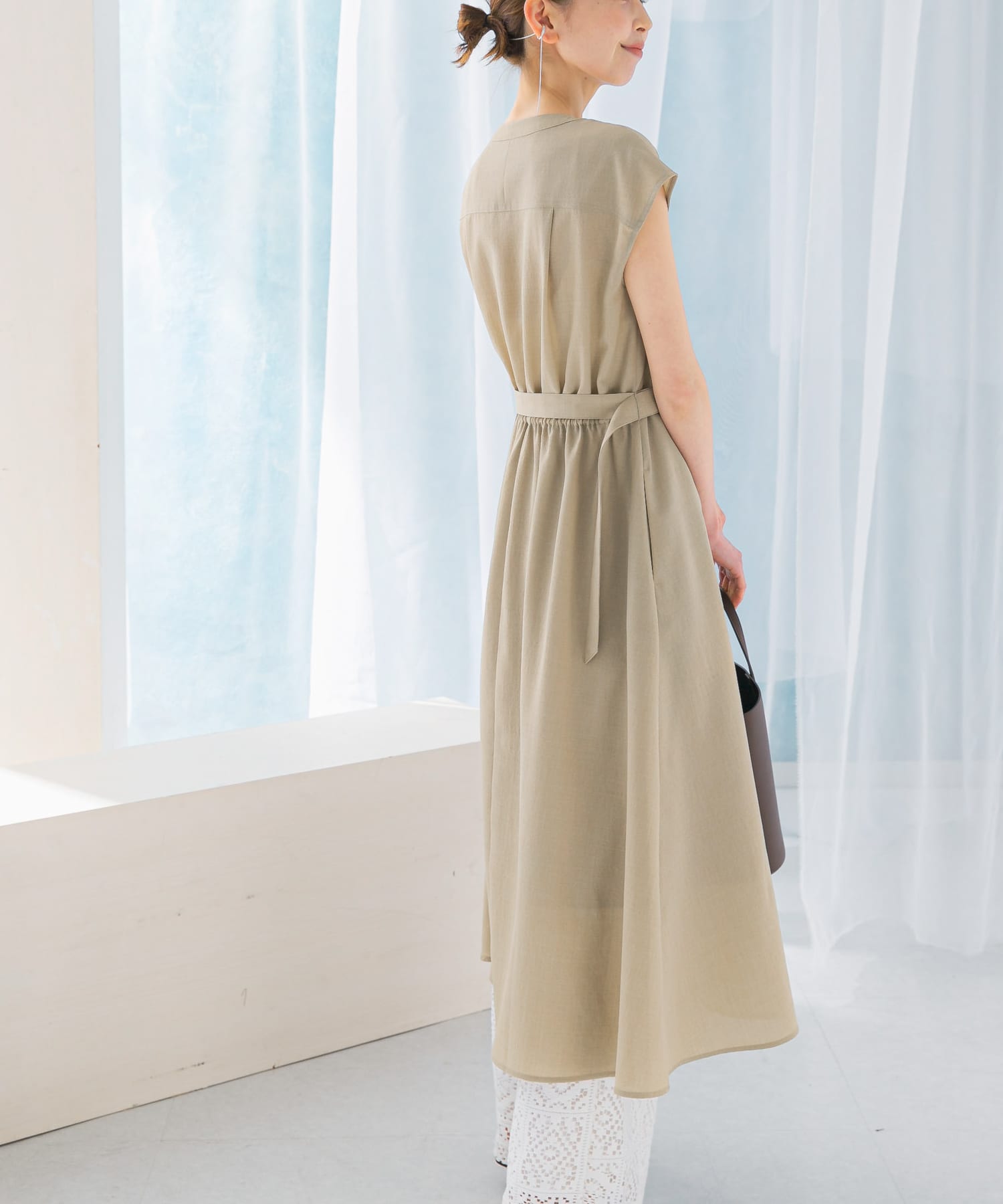 L/BEIGE