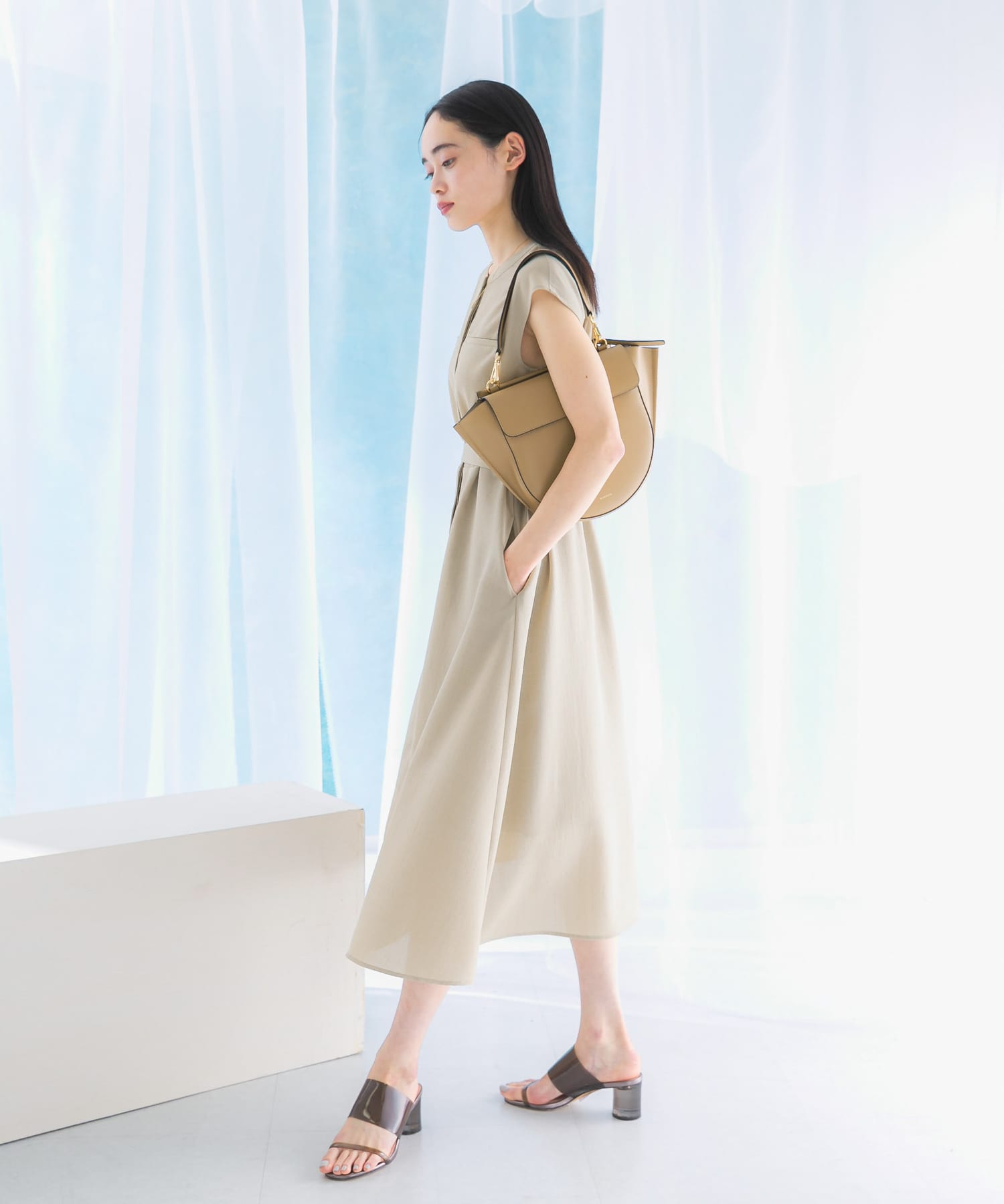 L/BEIGE