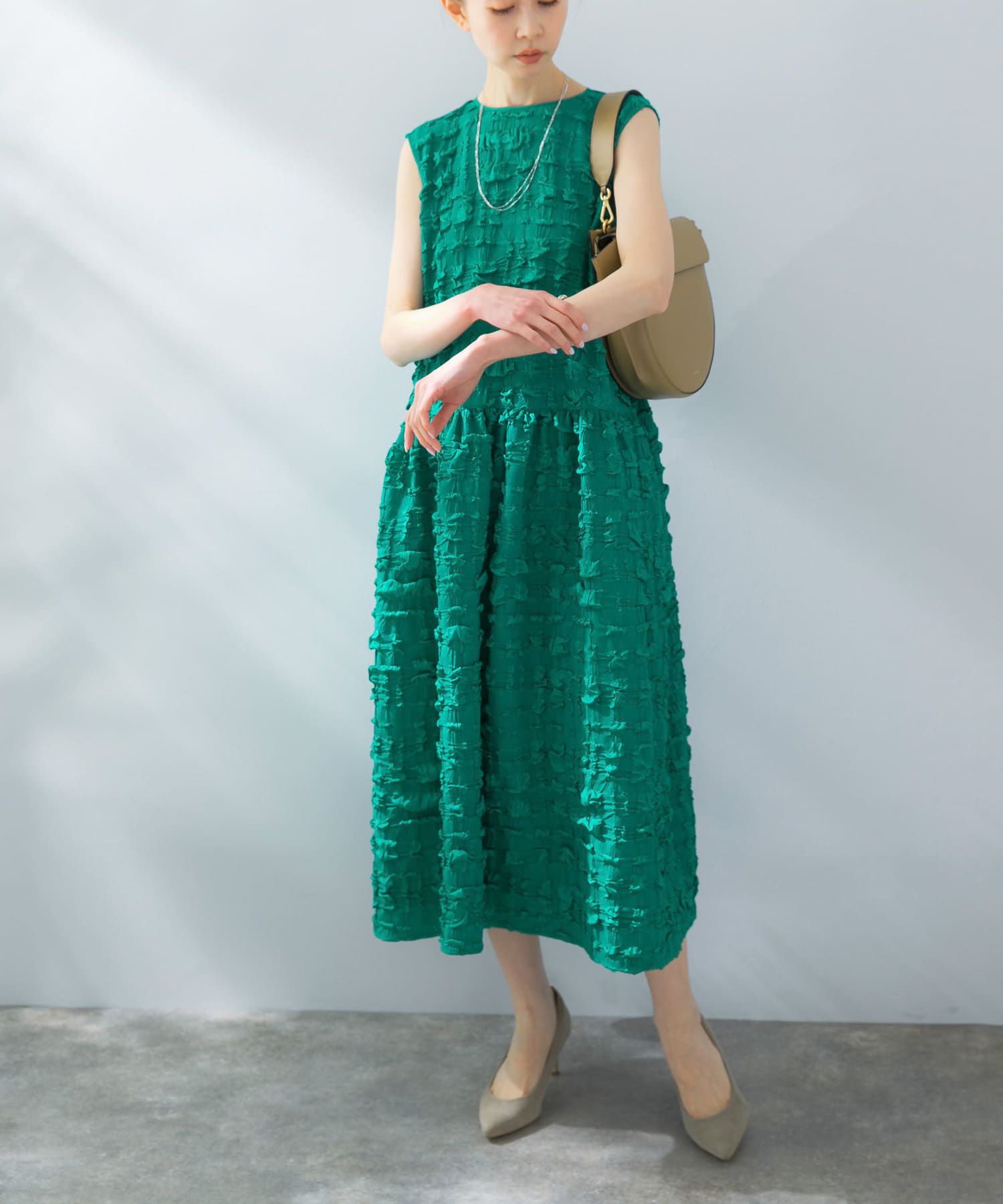 GREEN