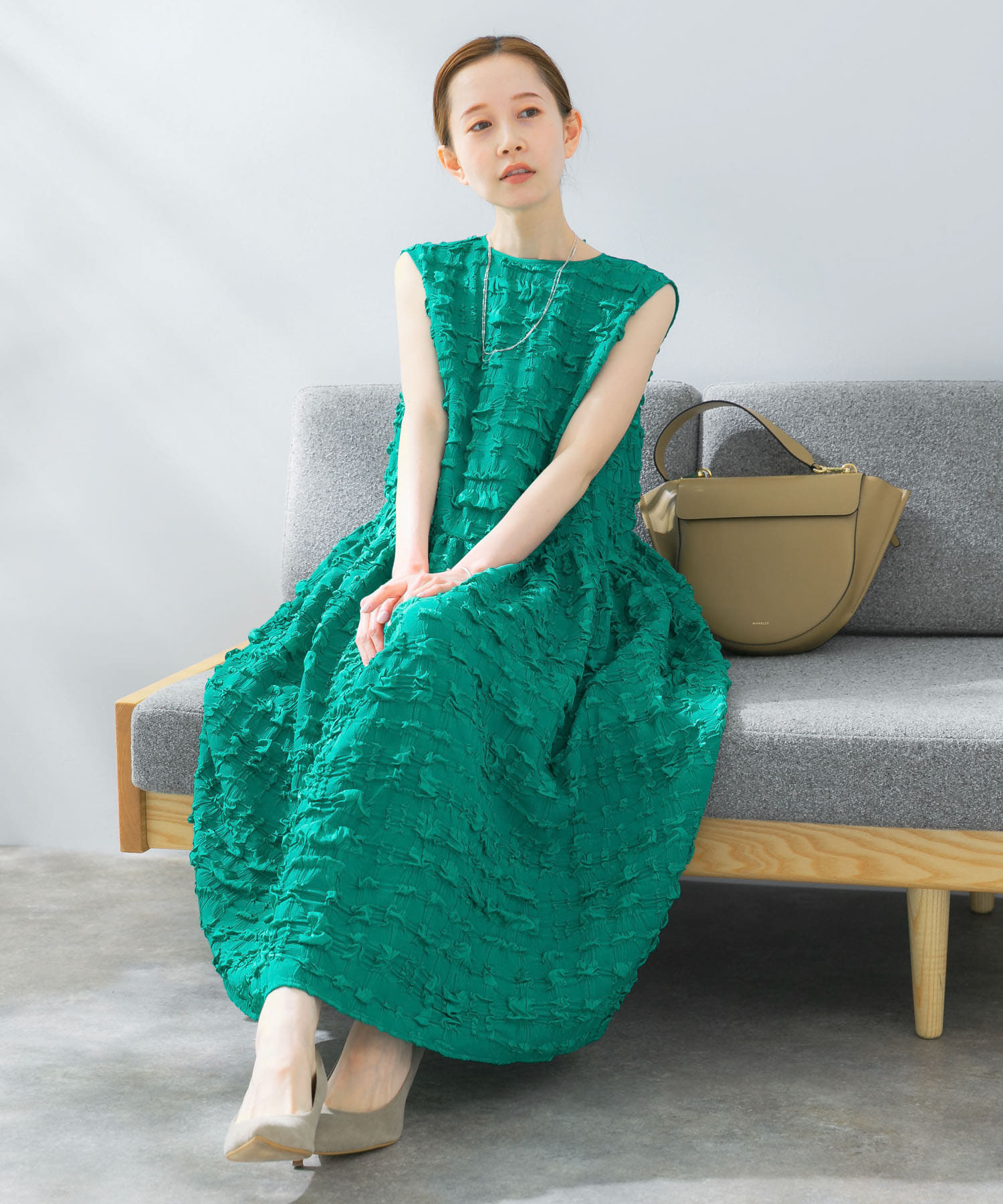 GREEN