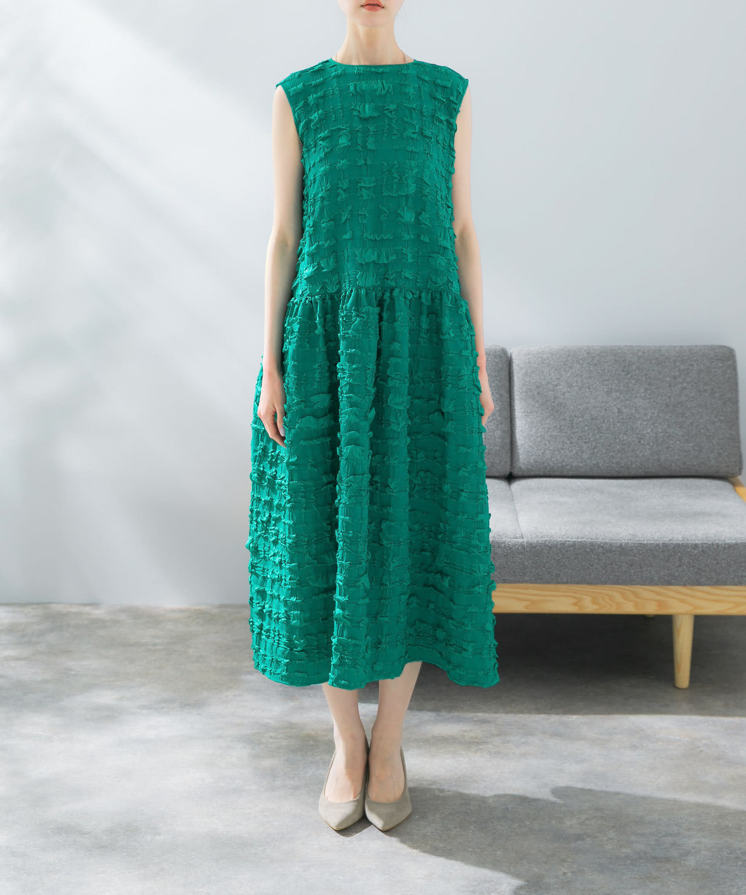 GREEN