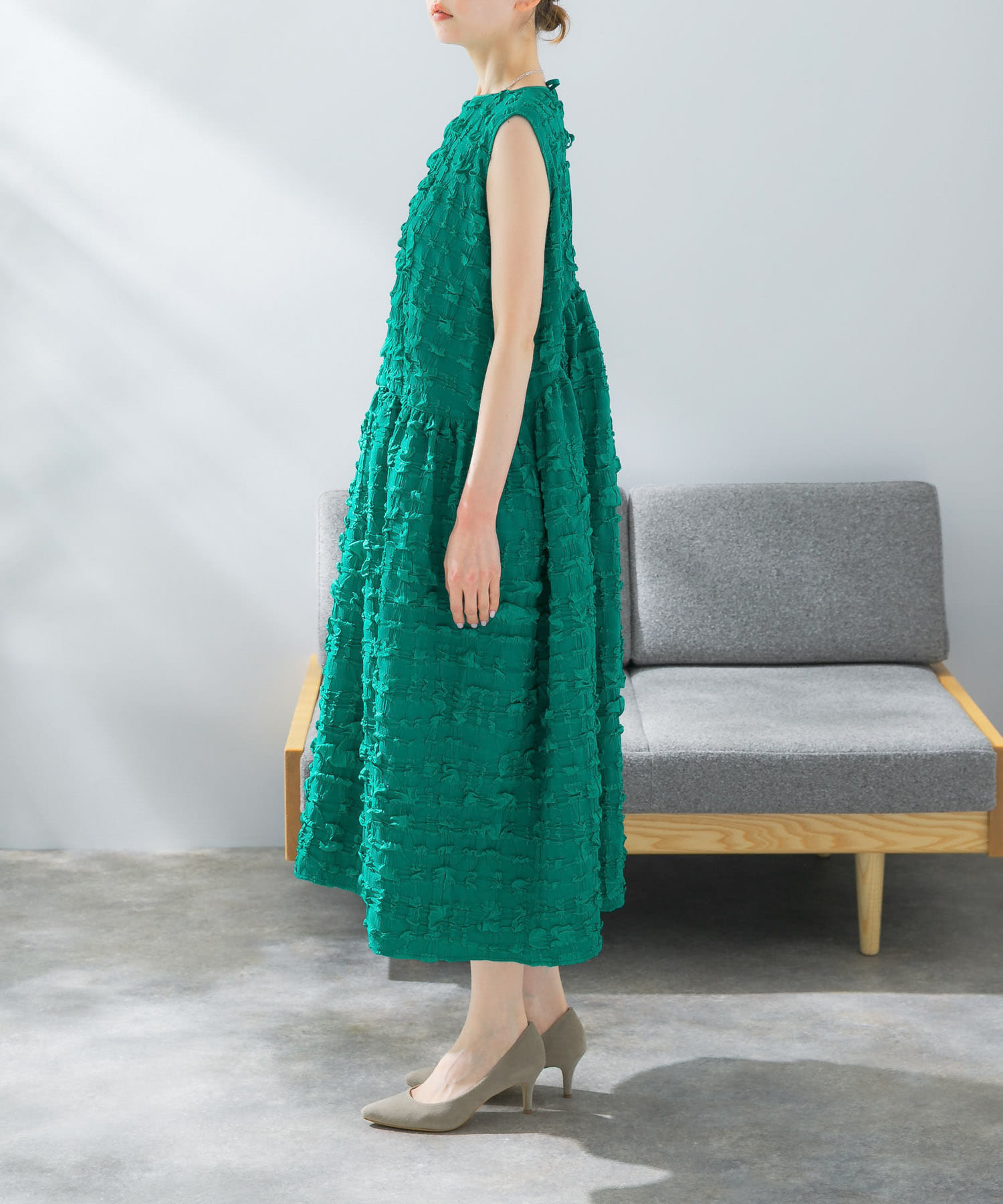 GREEN