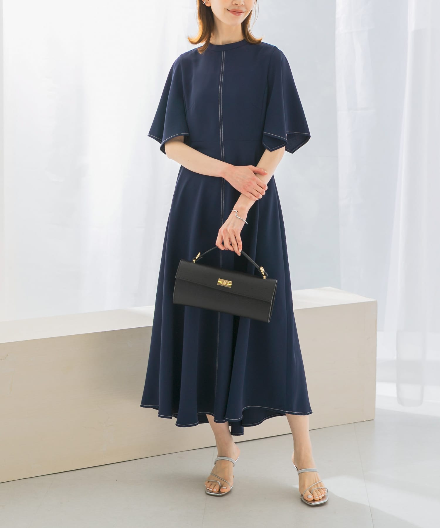 フレアスリーブステッチデザインワンピース