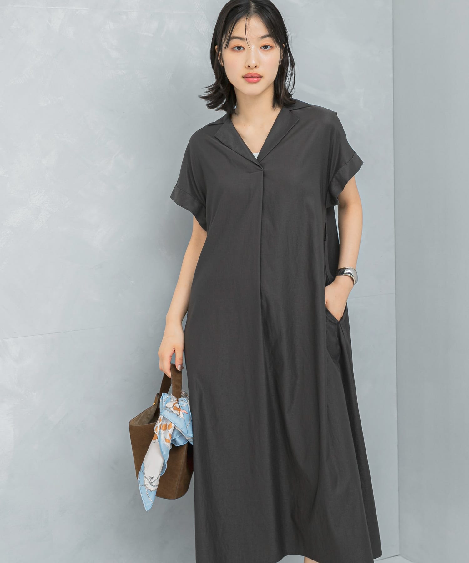 オープンカラーベルト付ワンピース