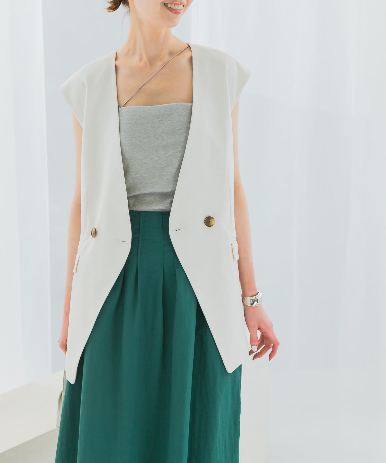 接触冷感リネン混ジレ