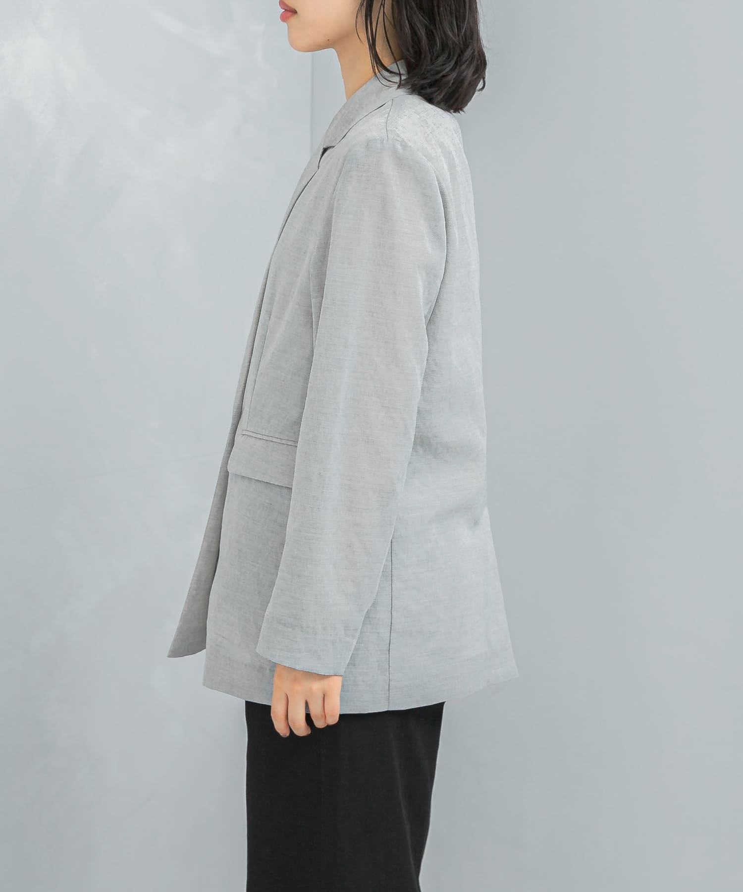 GRAY