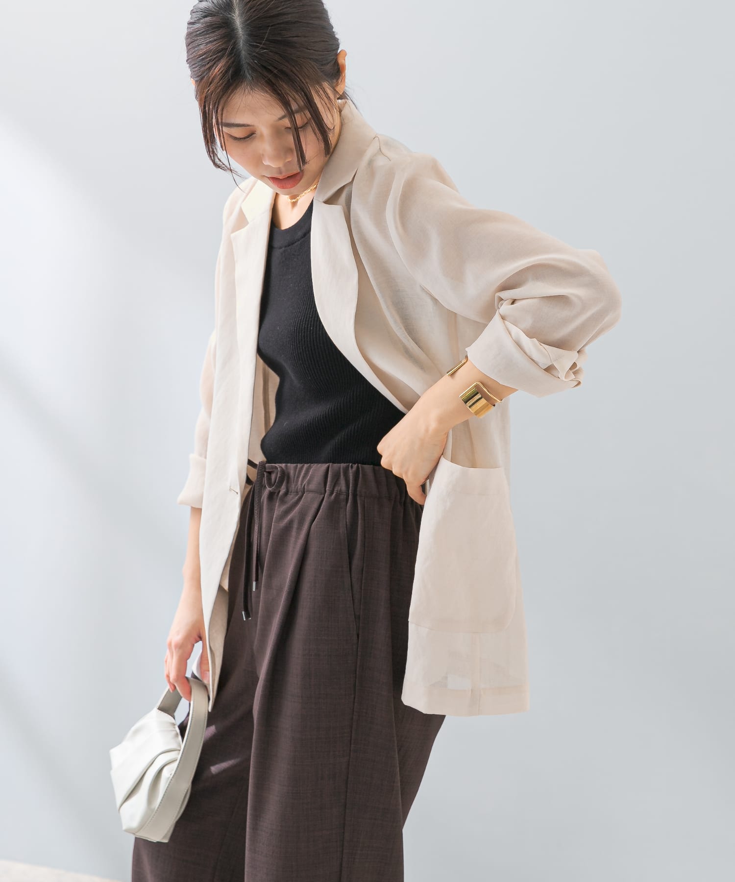 L/BEIGE