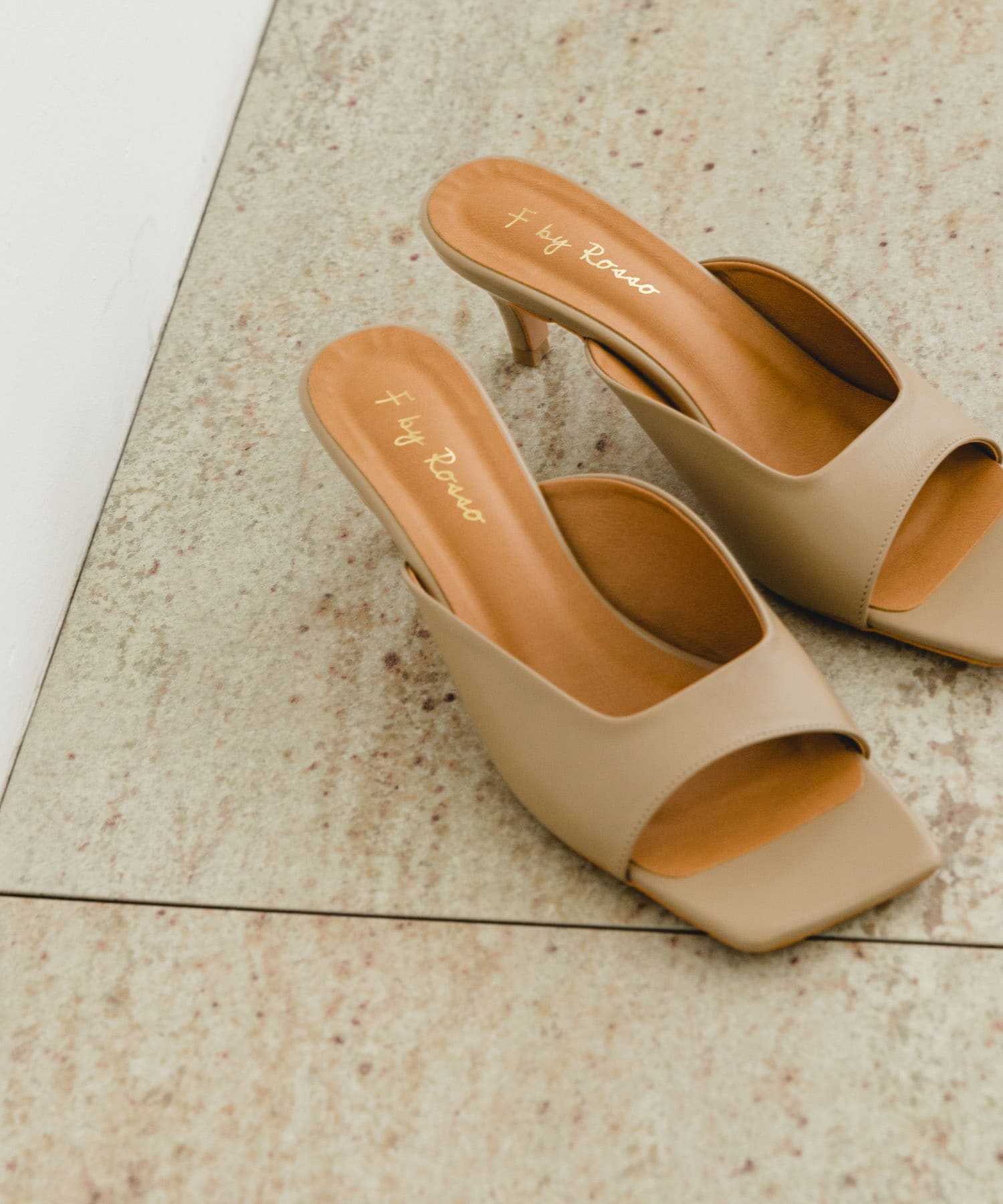 F by ROSSO　スクエアカットサンダル