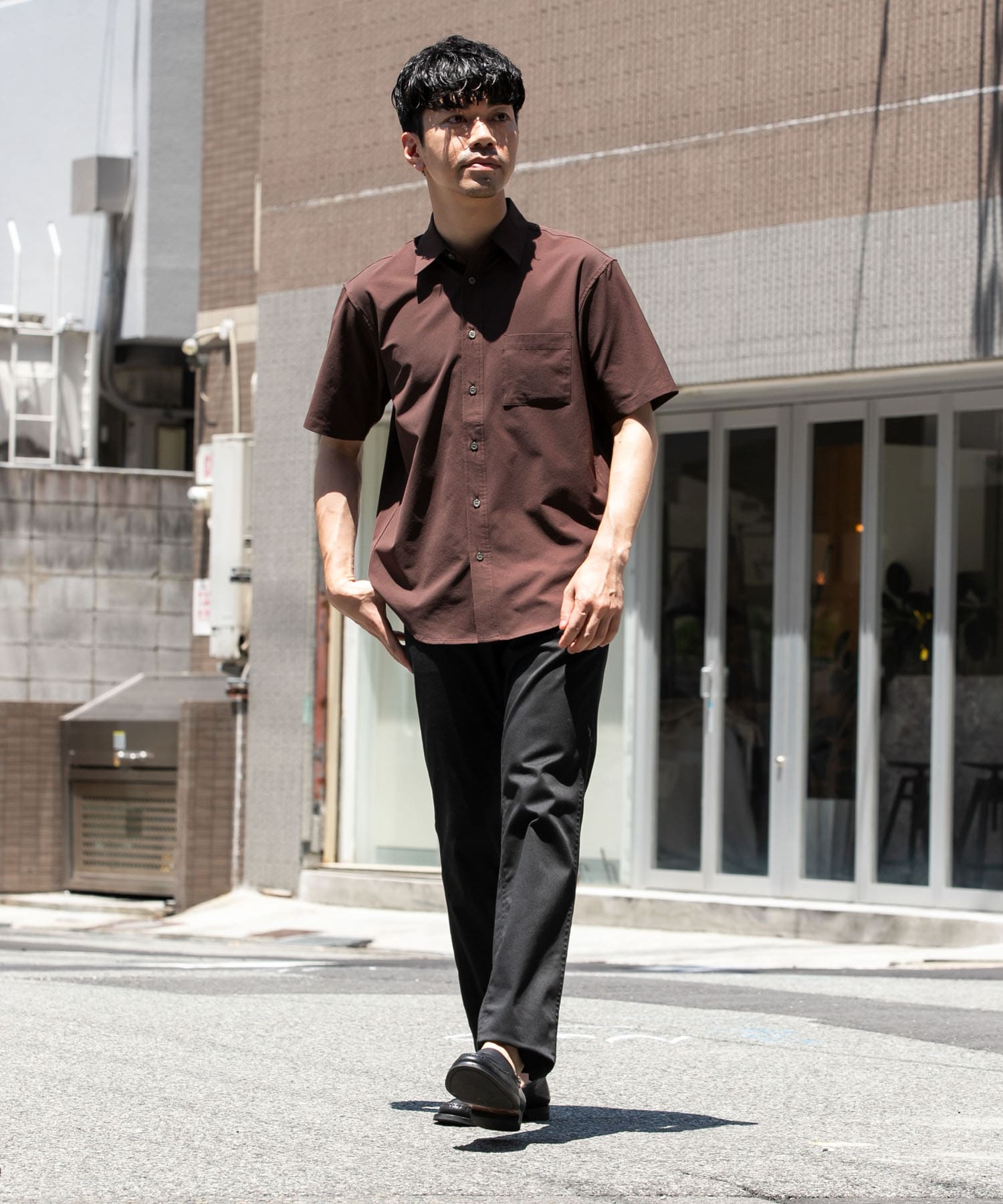 DARK BROWN