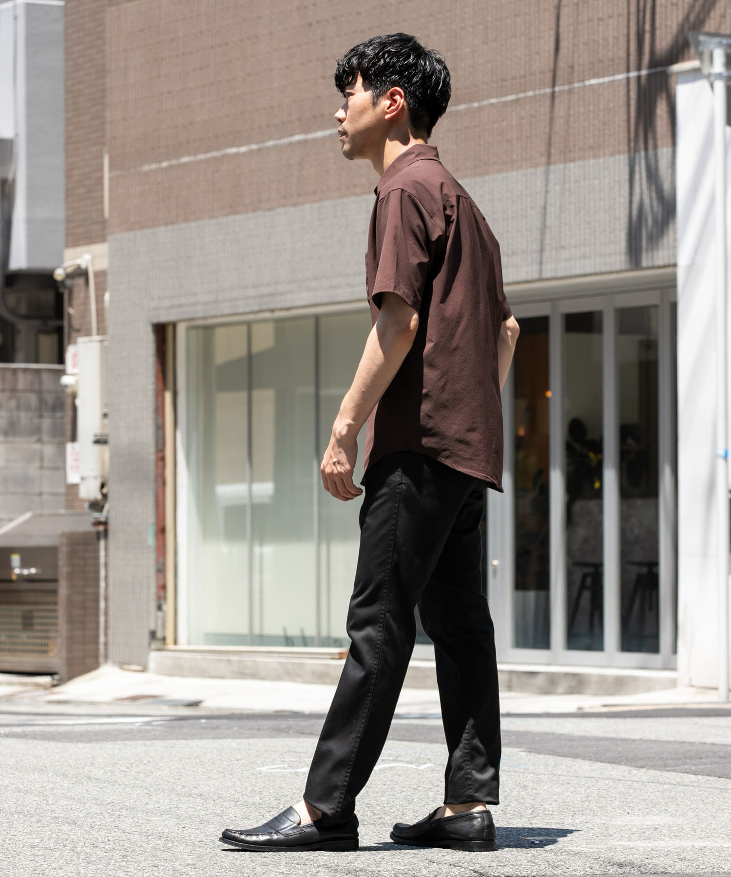 DARK BROWN