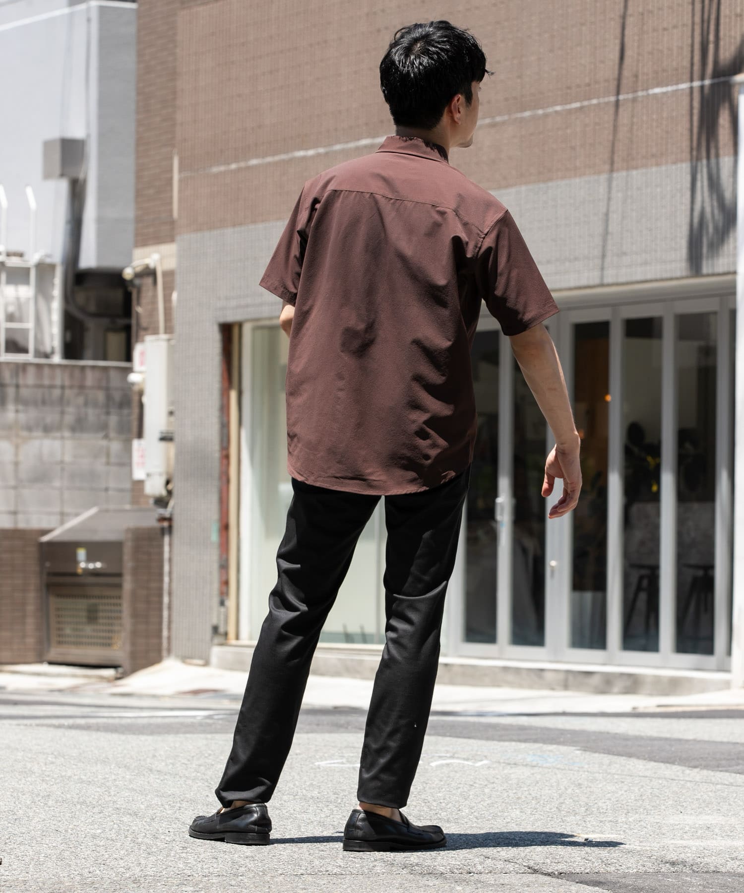 DARK BROWN