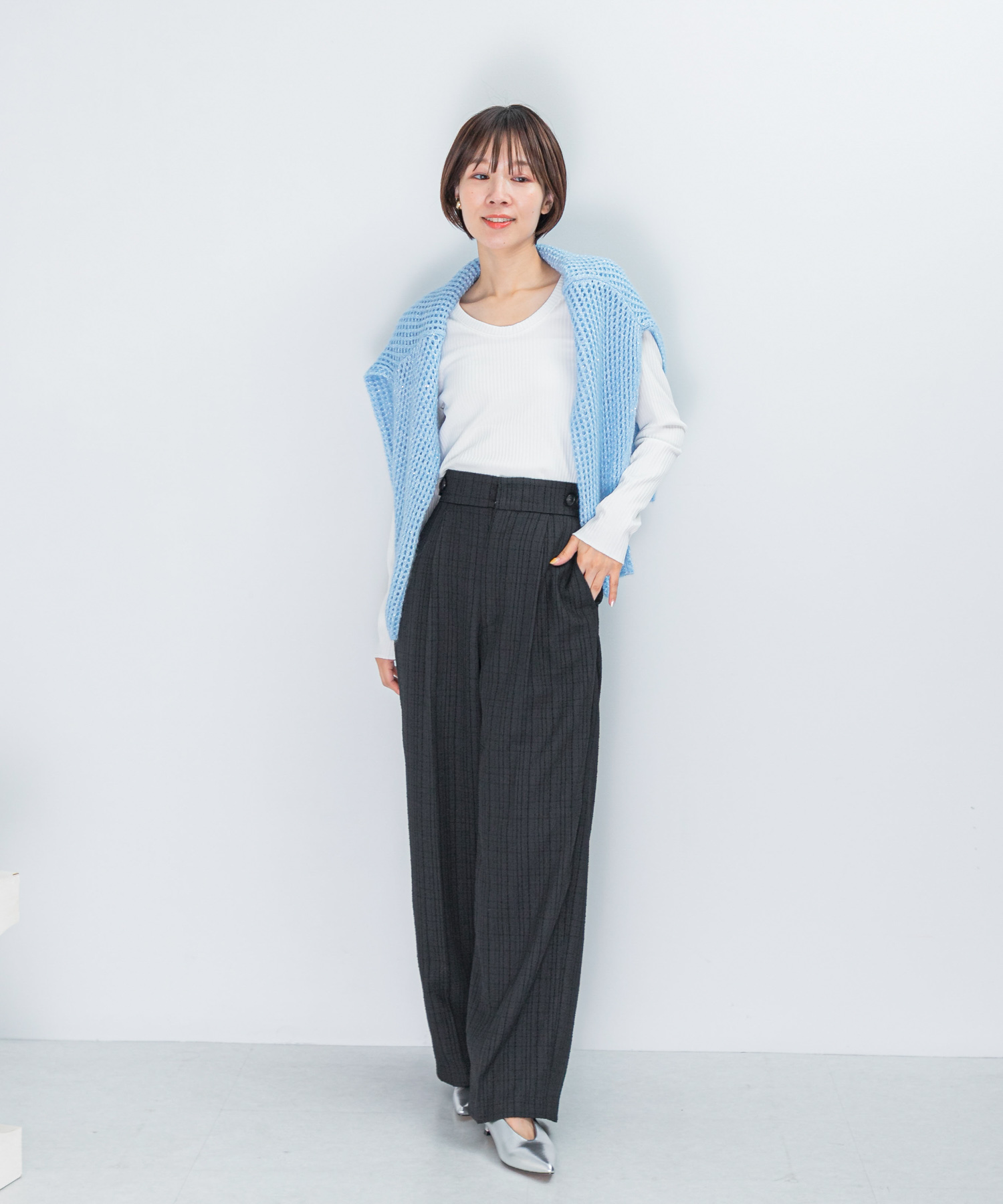 OFF WHITE