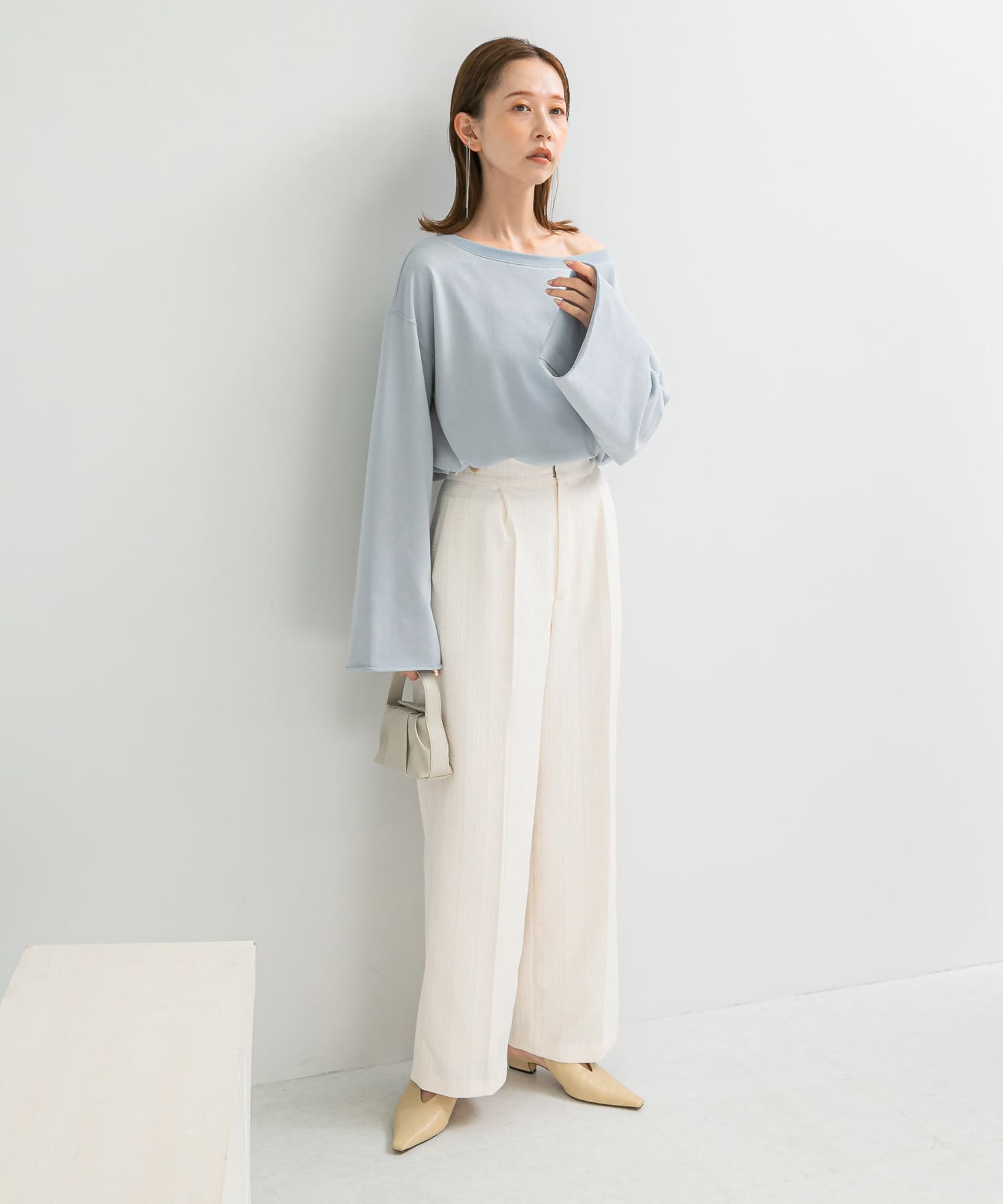 オフショルライトスウェット MOON STONE FREE