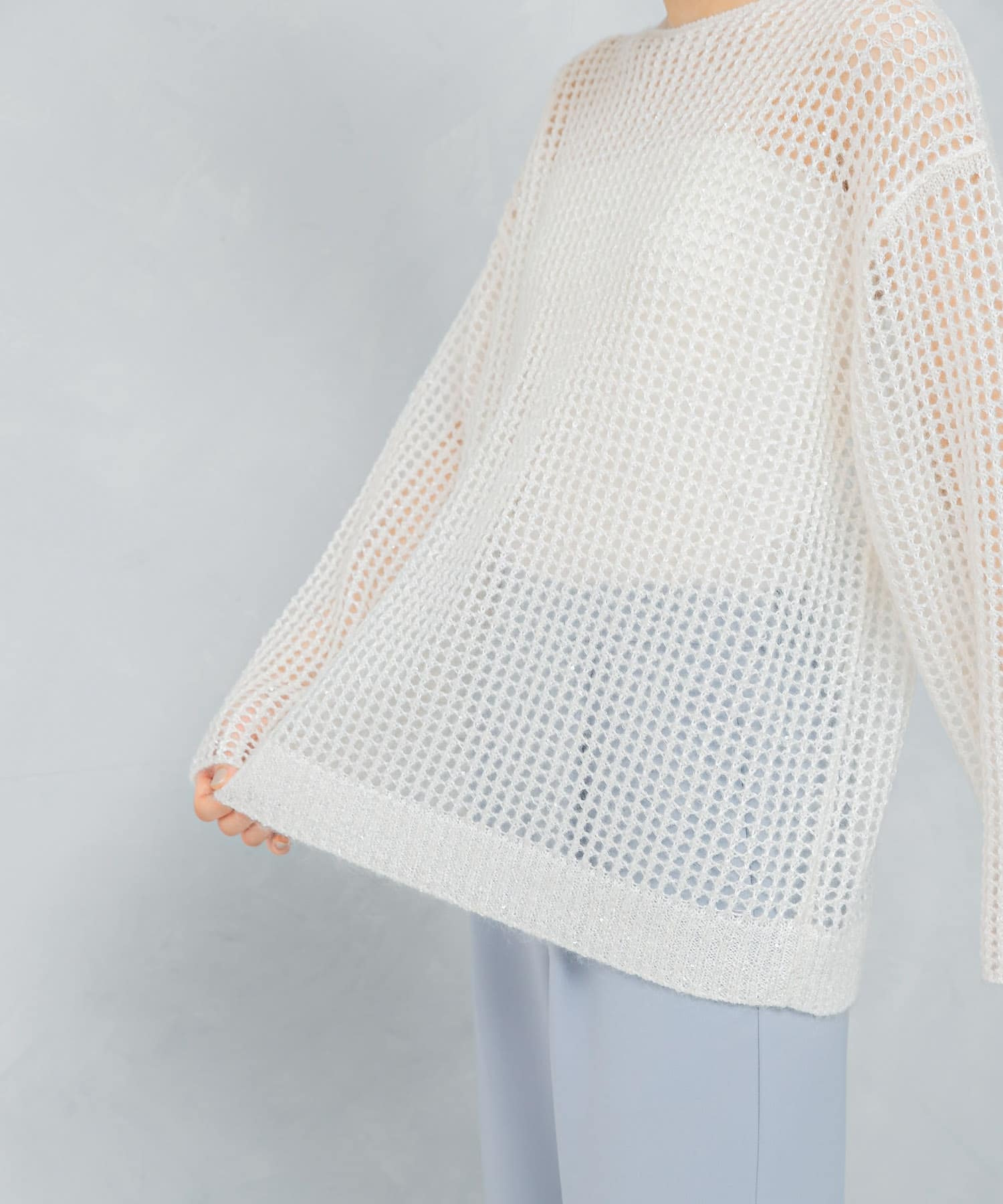 OFF WHITE