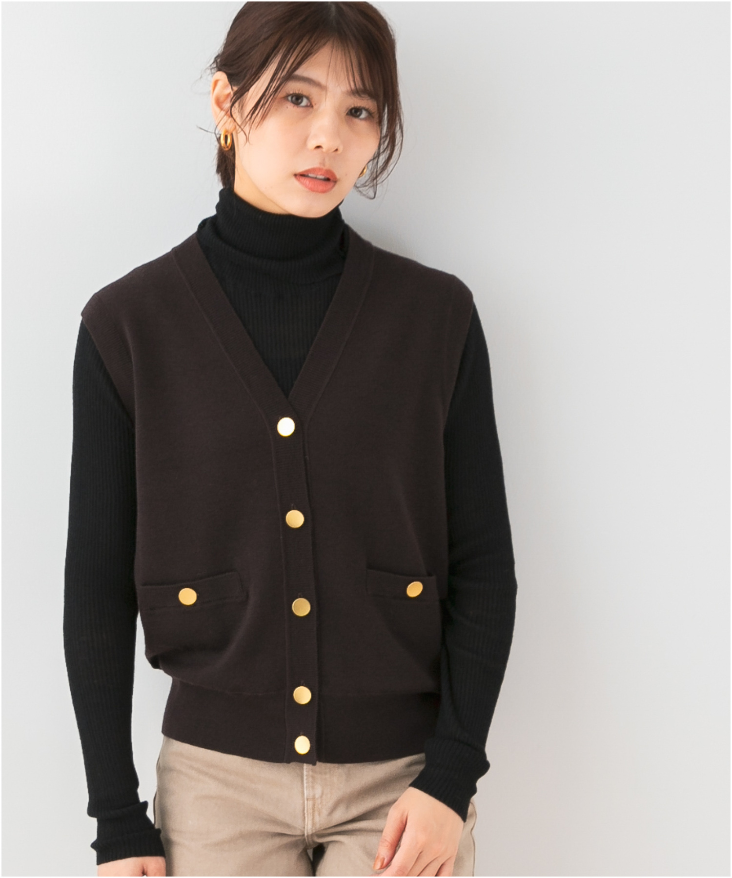 F by ROSSO　ウォッシャブルメタル釦ニットベスト