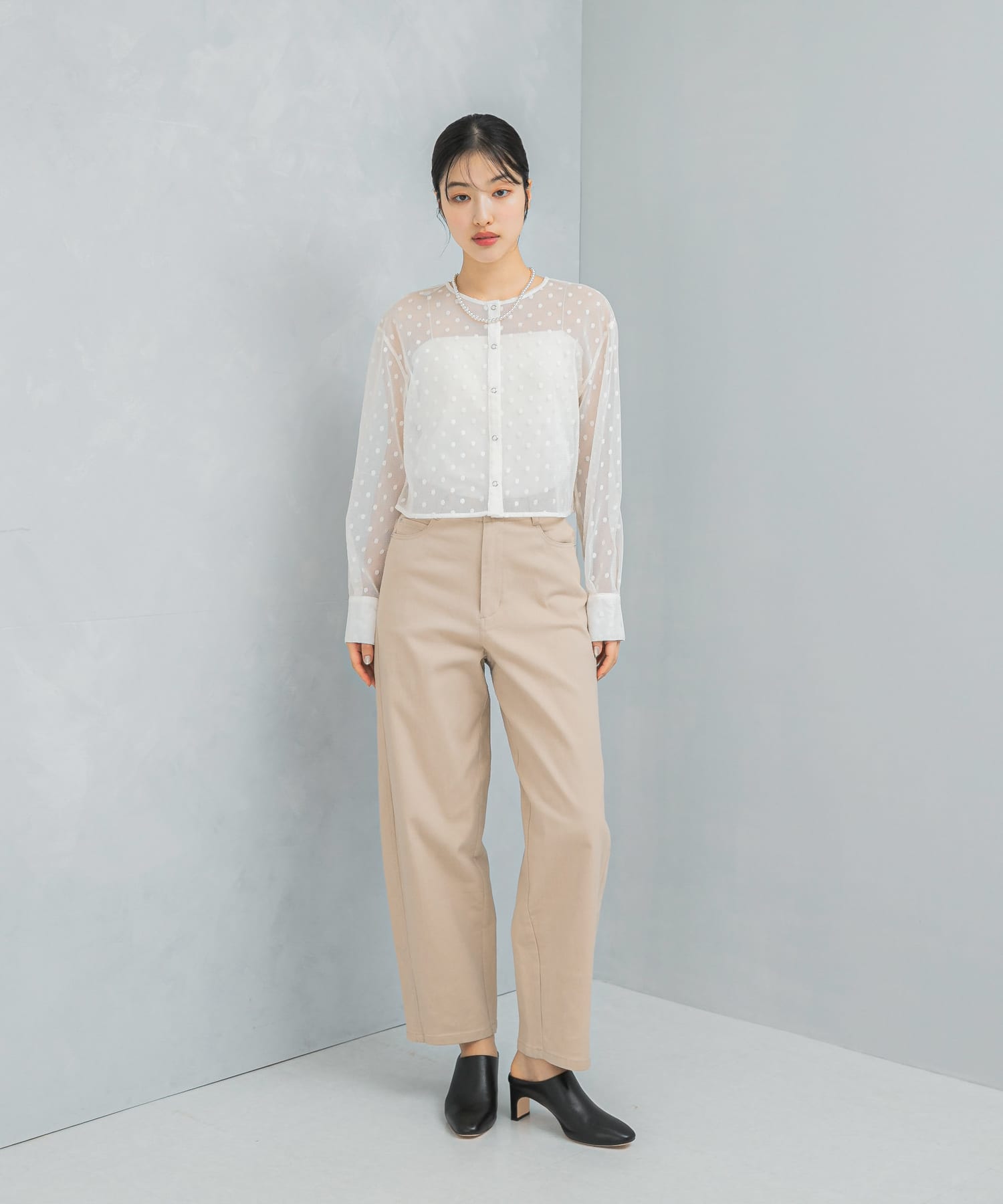 OFF WHITE