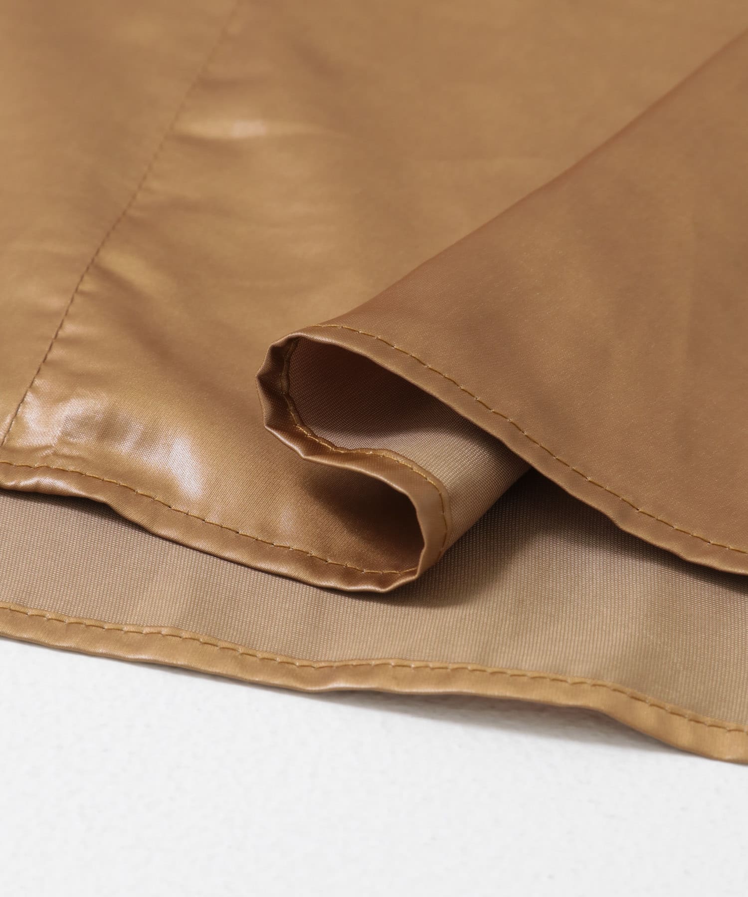 グロッシー2WAYネックギャザーブラウス CAMEL FREE