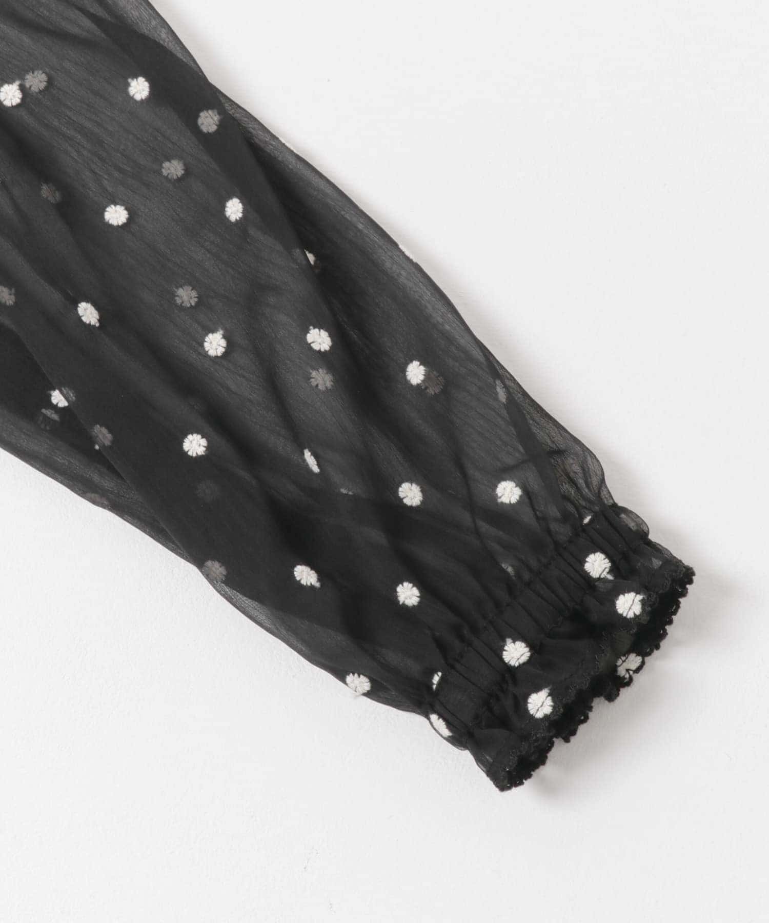 『WEB限定』フラワー刺繍フリルネックブラウス BLACK FREE