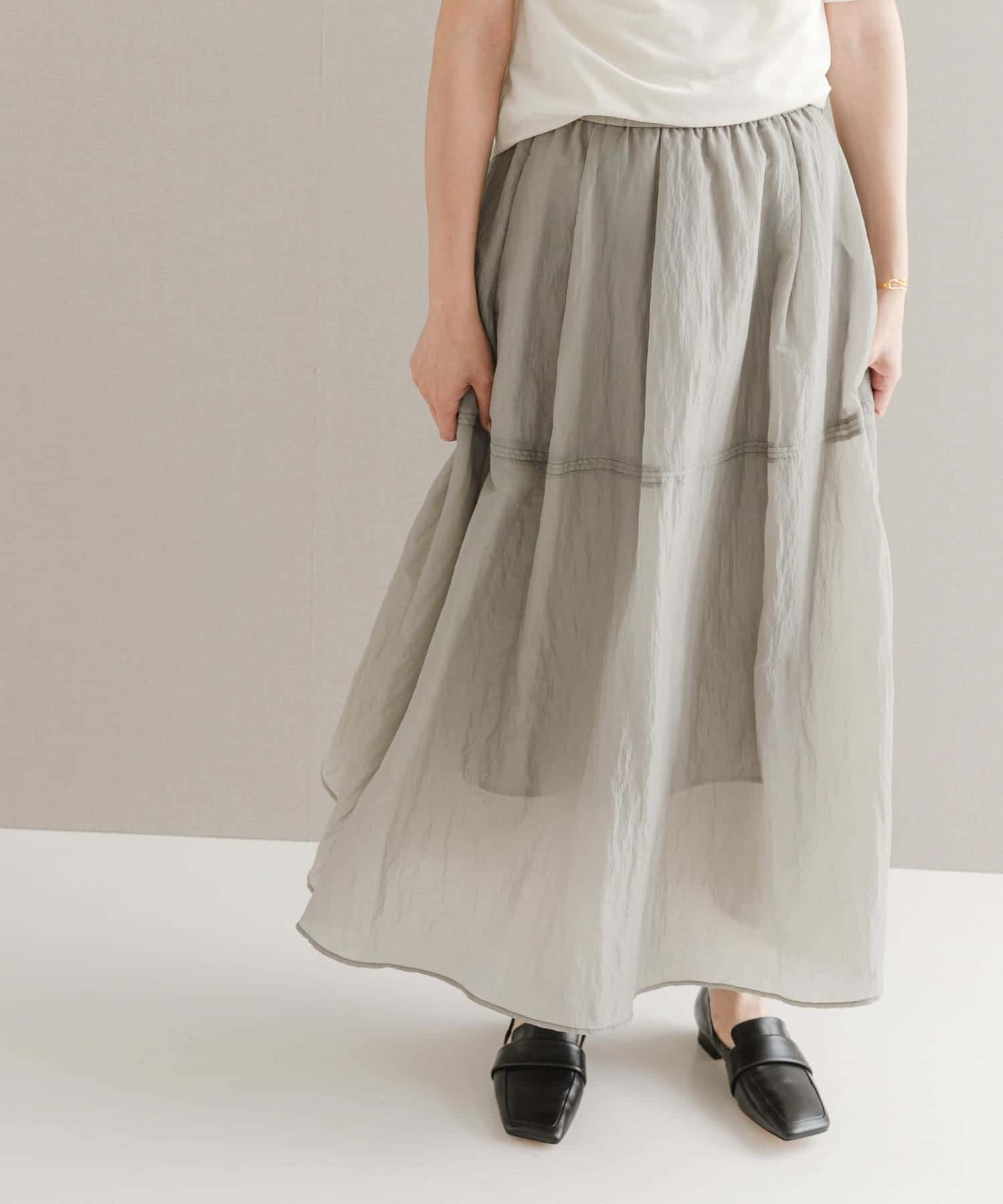 GRAY