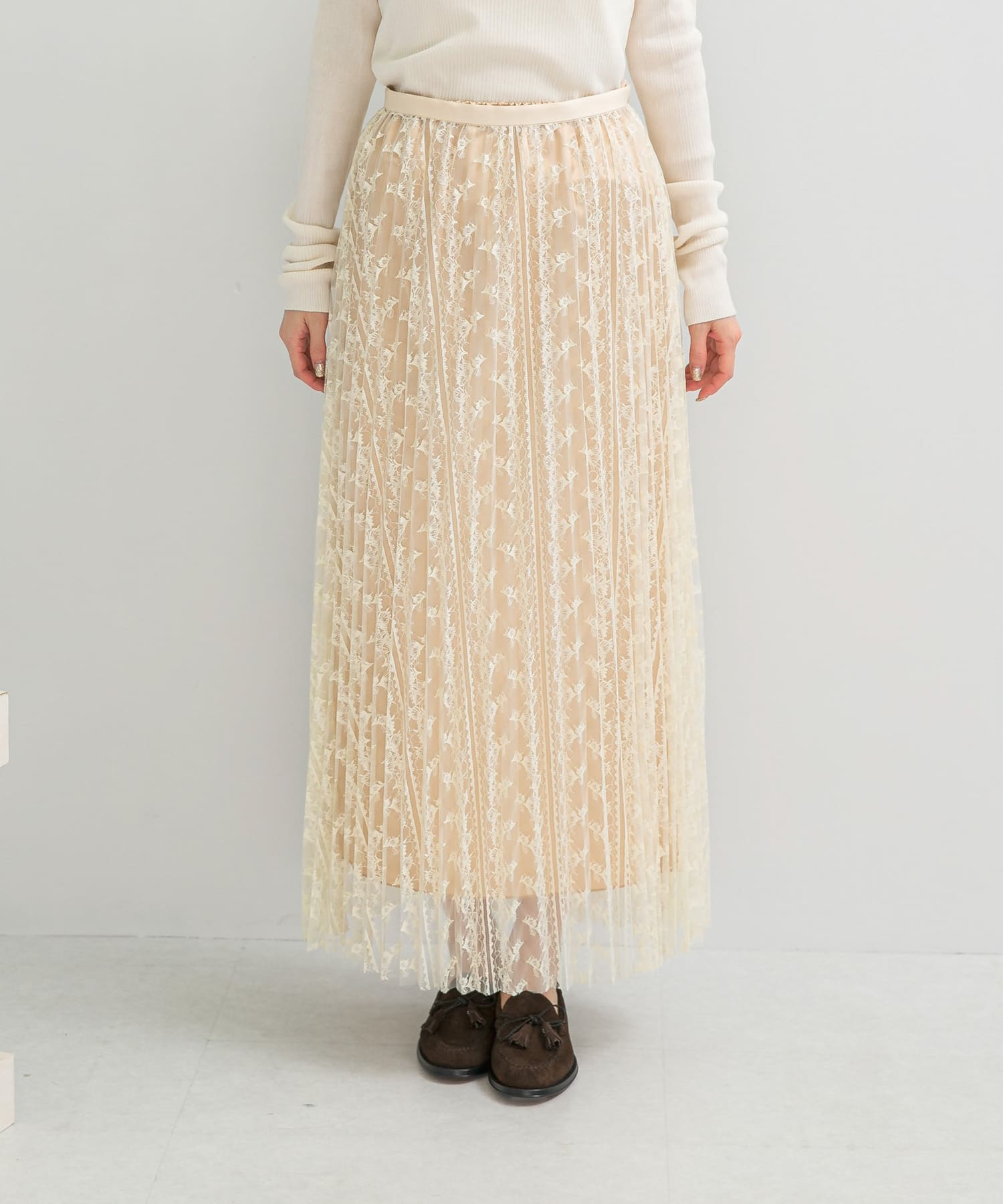 OFF WHITE