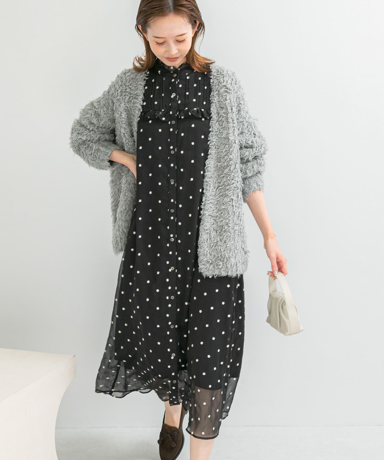 『WEB限定』フラワー刺繍フリルネックワンピース