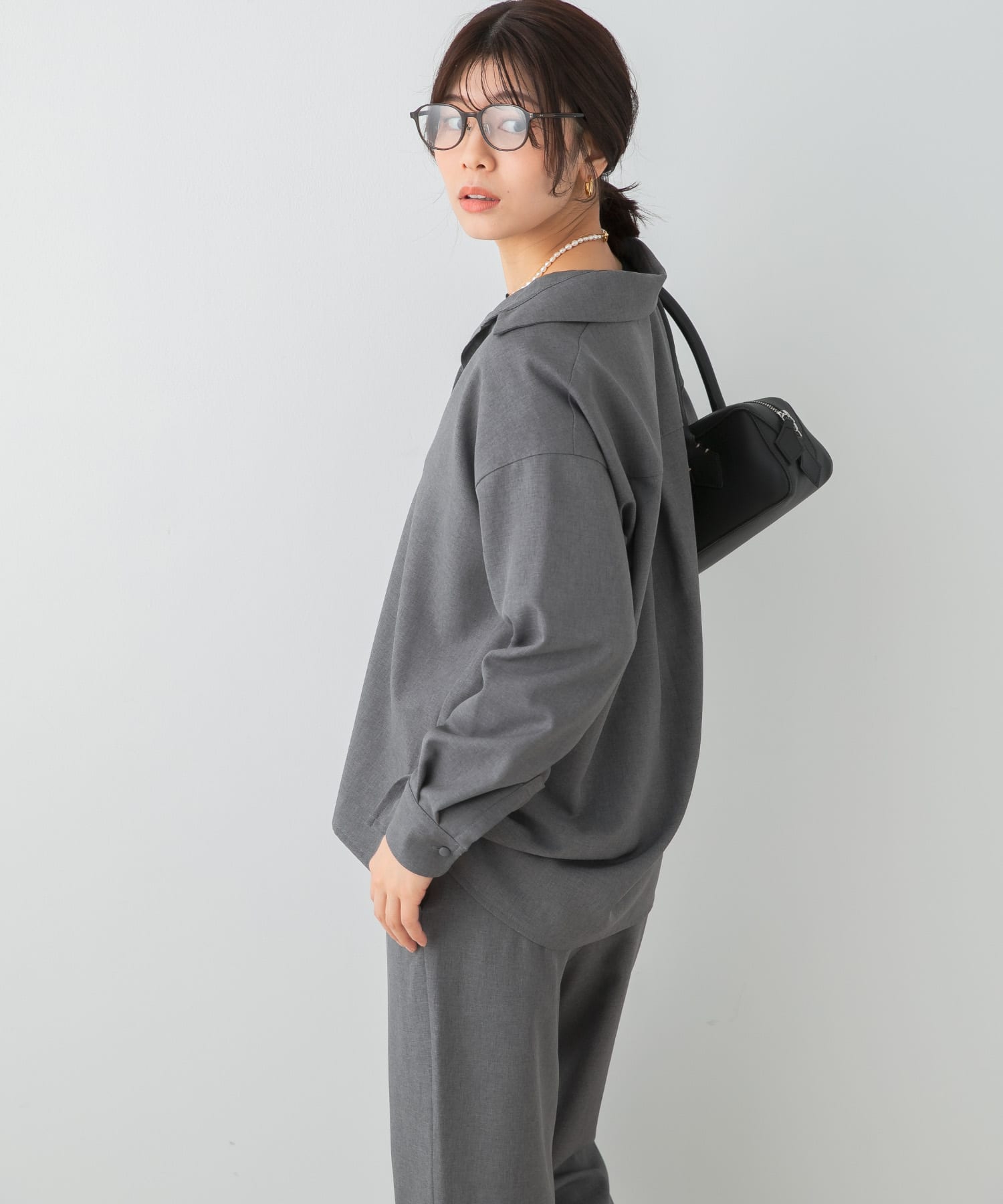 GRAY