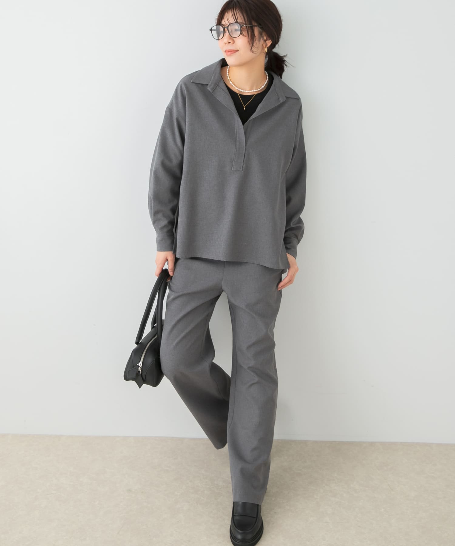 GRAY