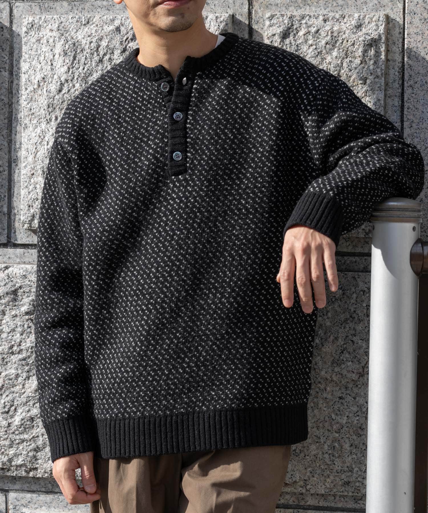 『XLサイズあり』バーズアイ柄ヘンリーネックニット