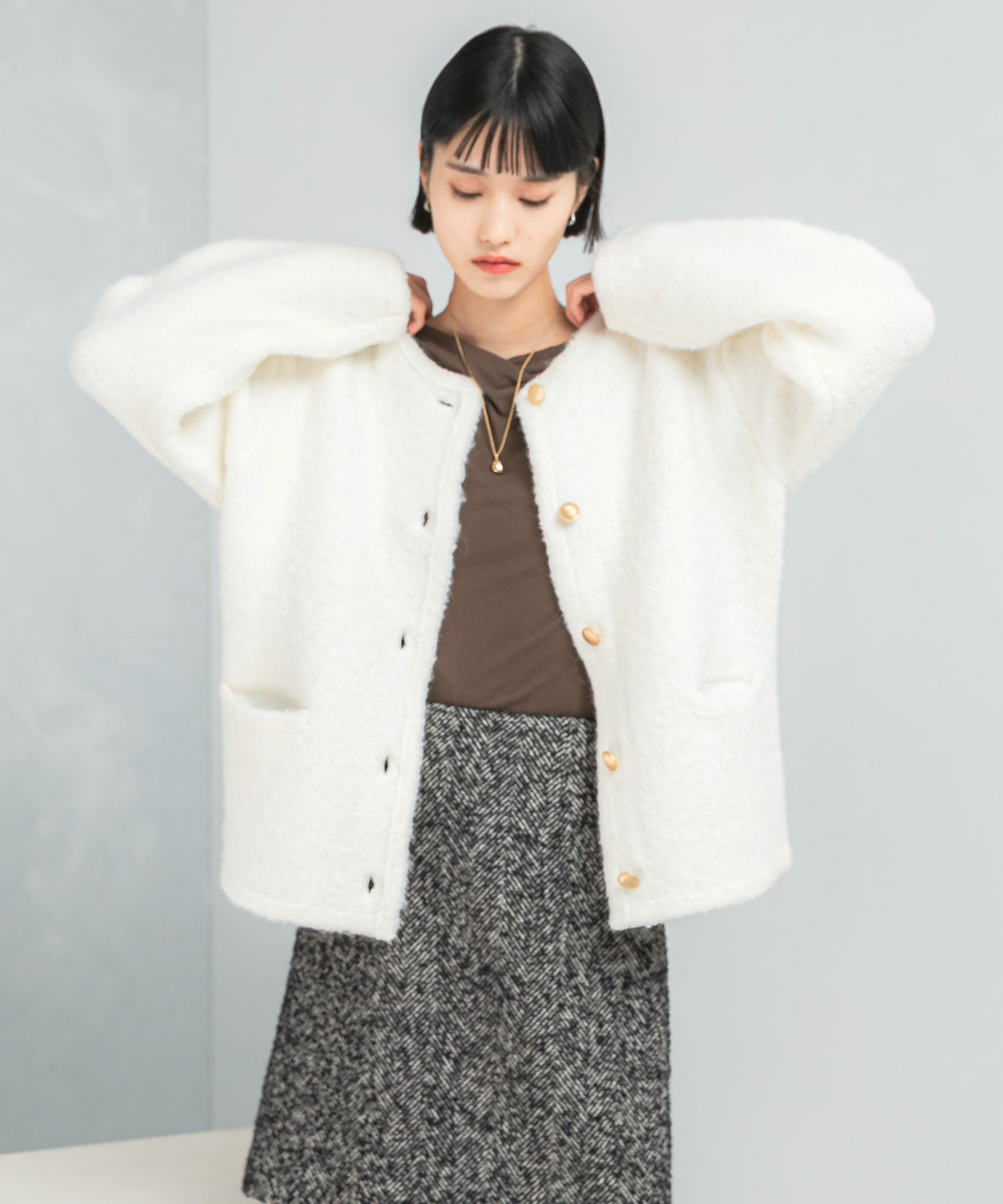 OFF WHITE
